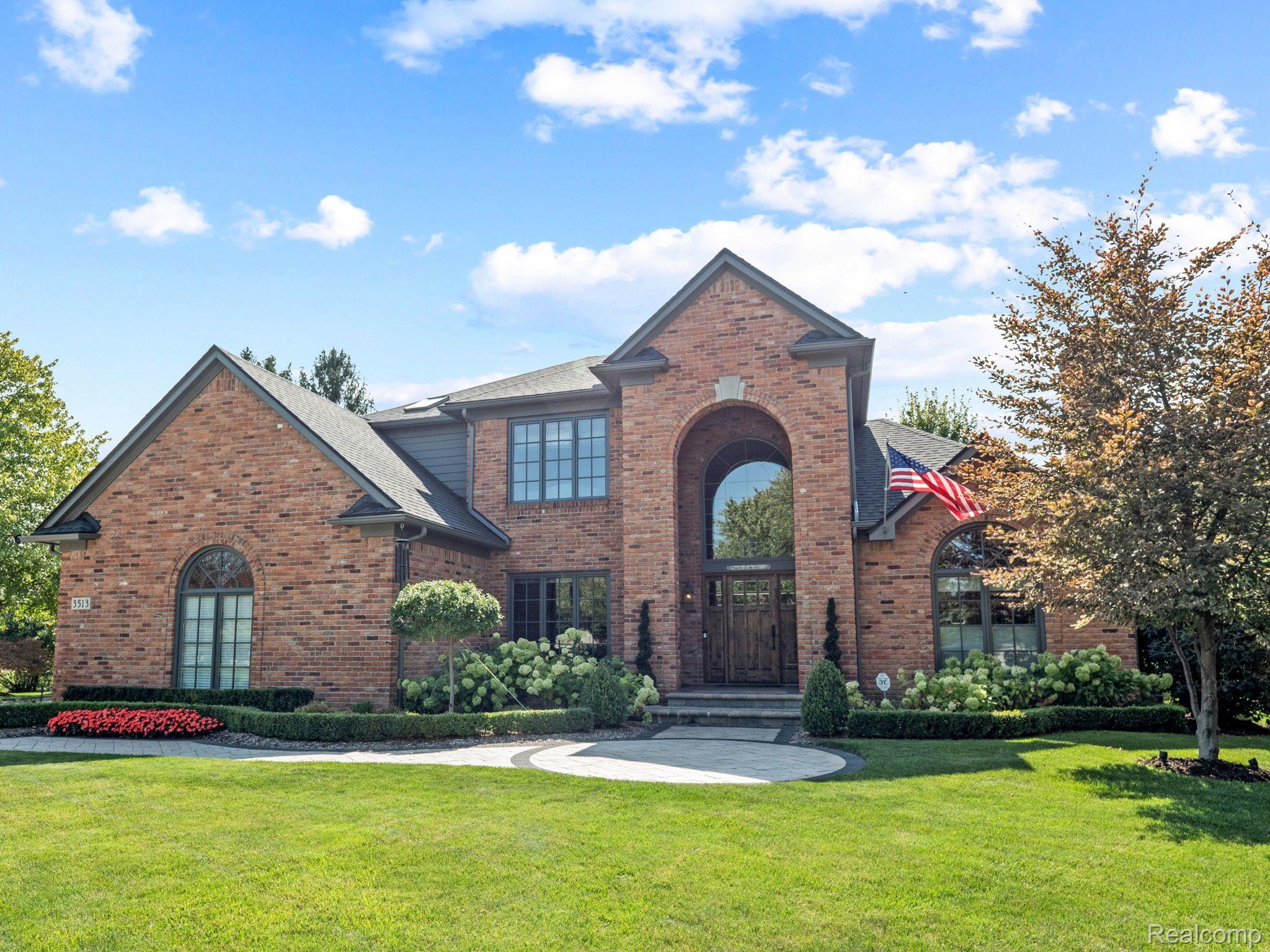 3513 SHAKESPEARE DRIVE