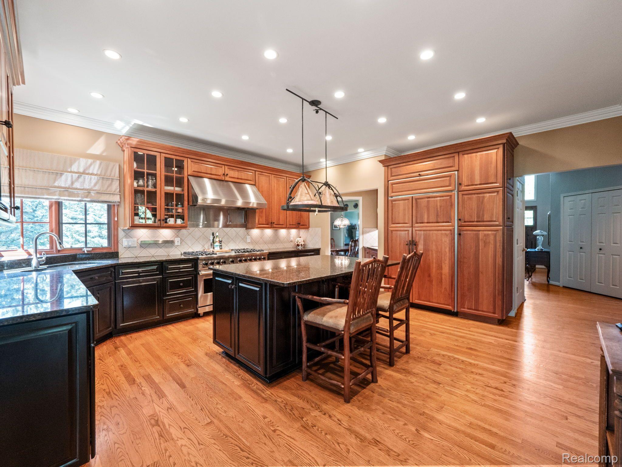 3513 SHAKESPEARE DRIVE