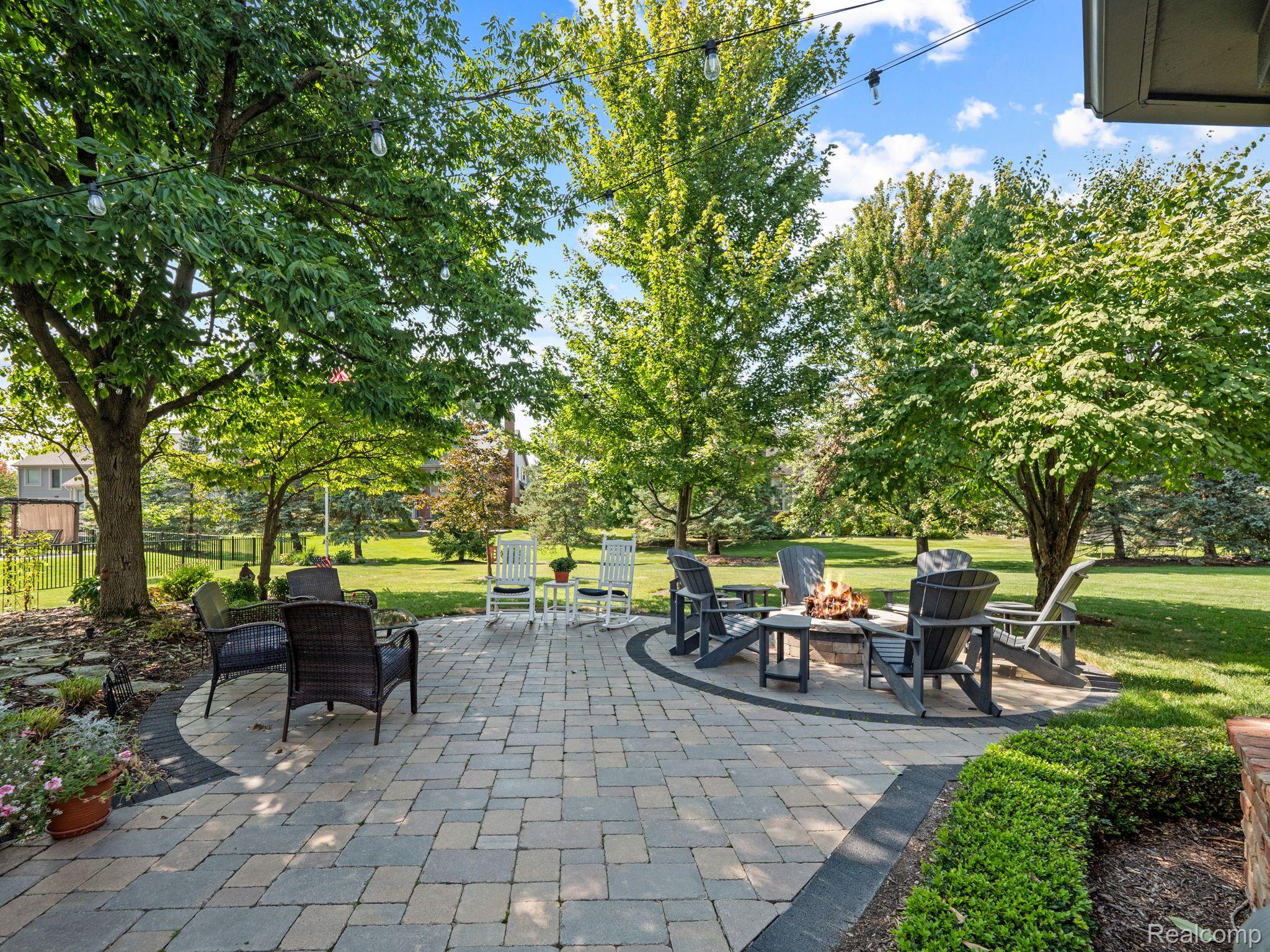 3513 SHAKESPEARE DRIVE