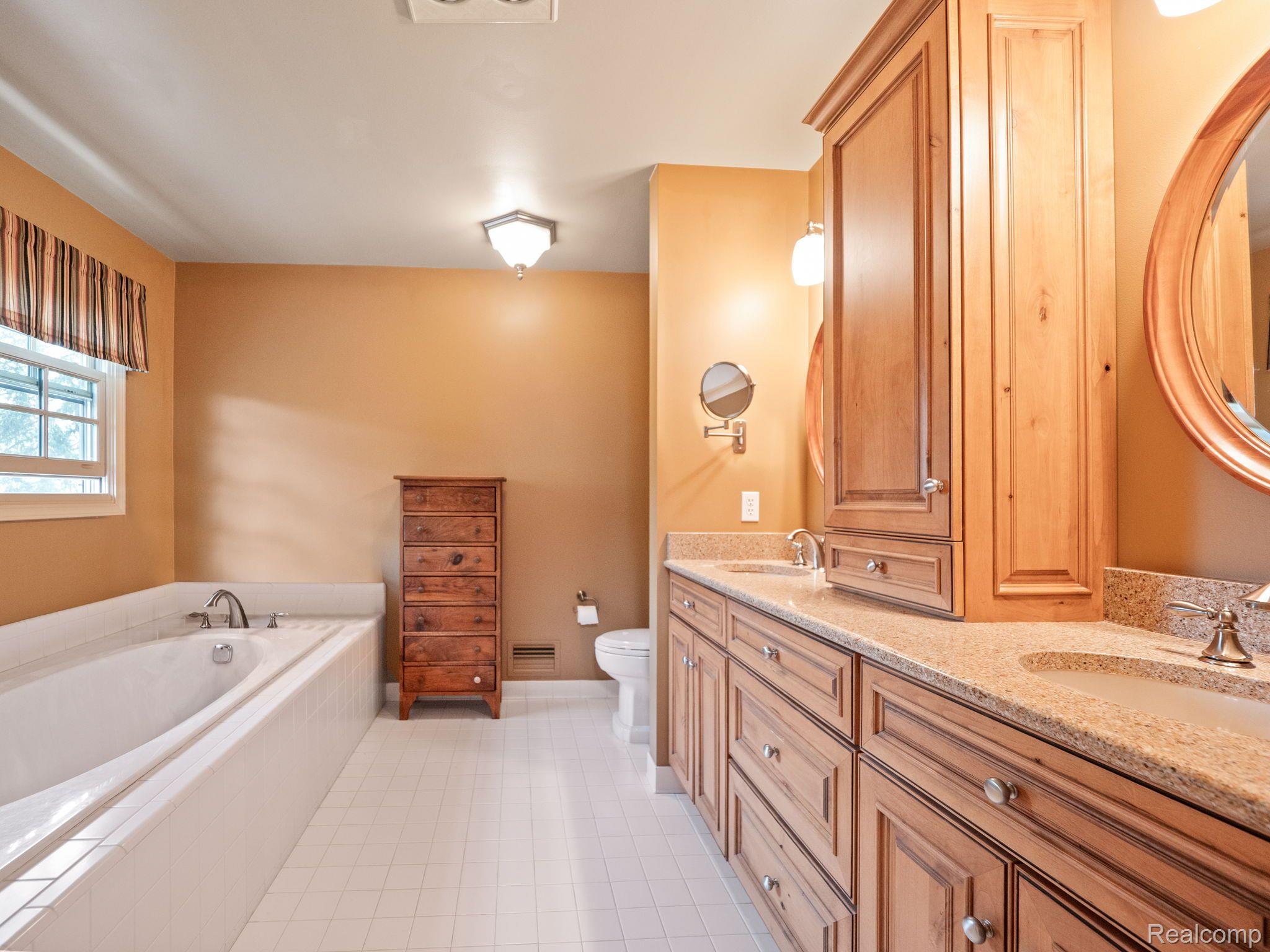 3513 SHAKESPEARE DRIVE