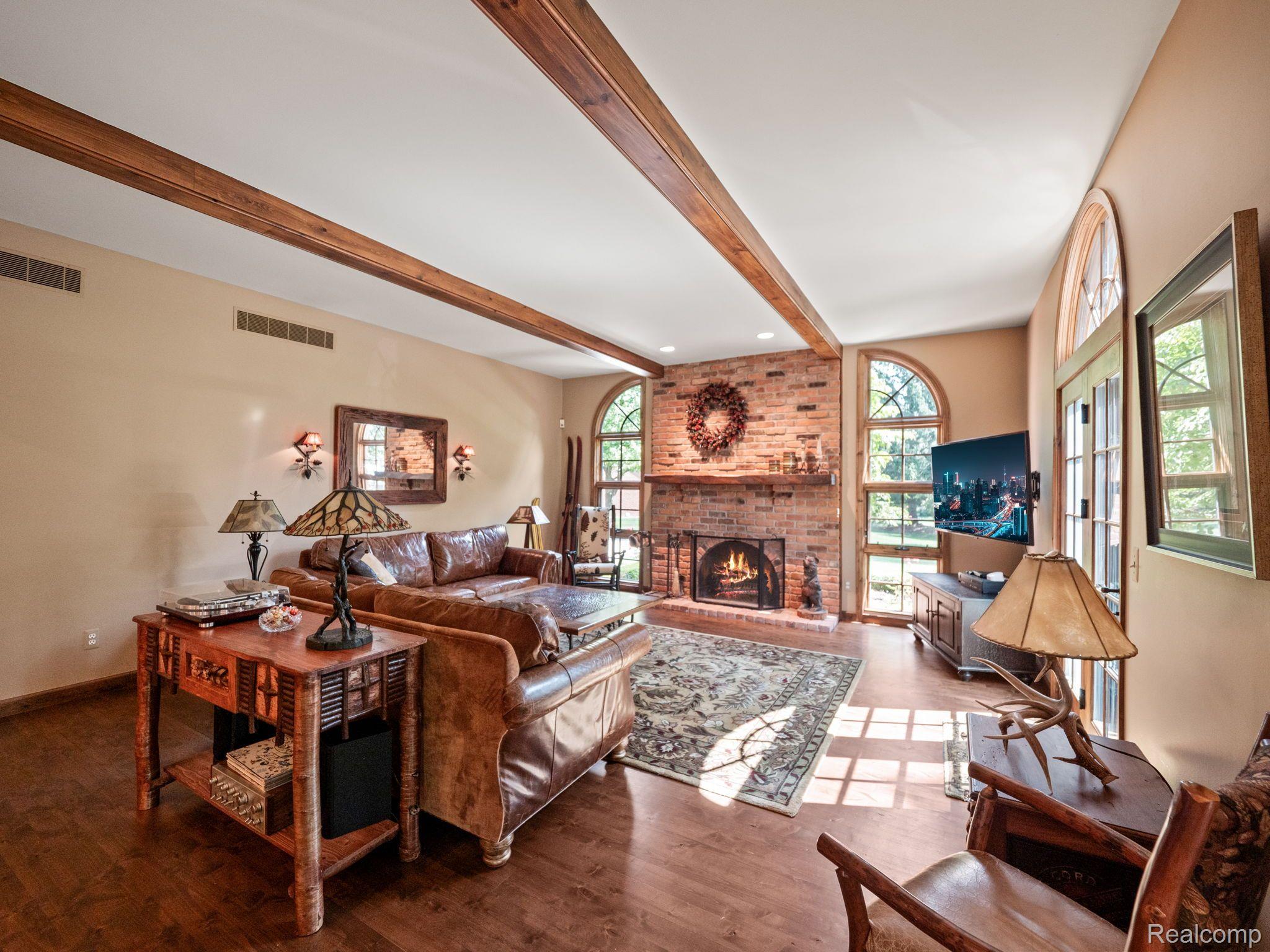 3513 SHAKESPEARE DRIVE