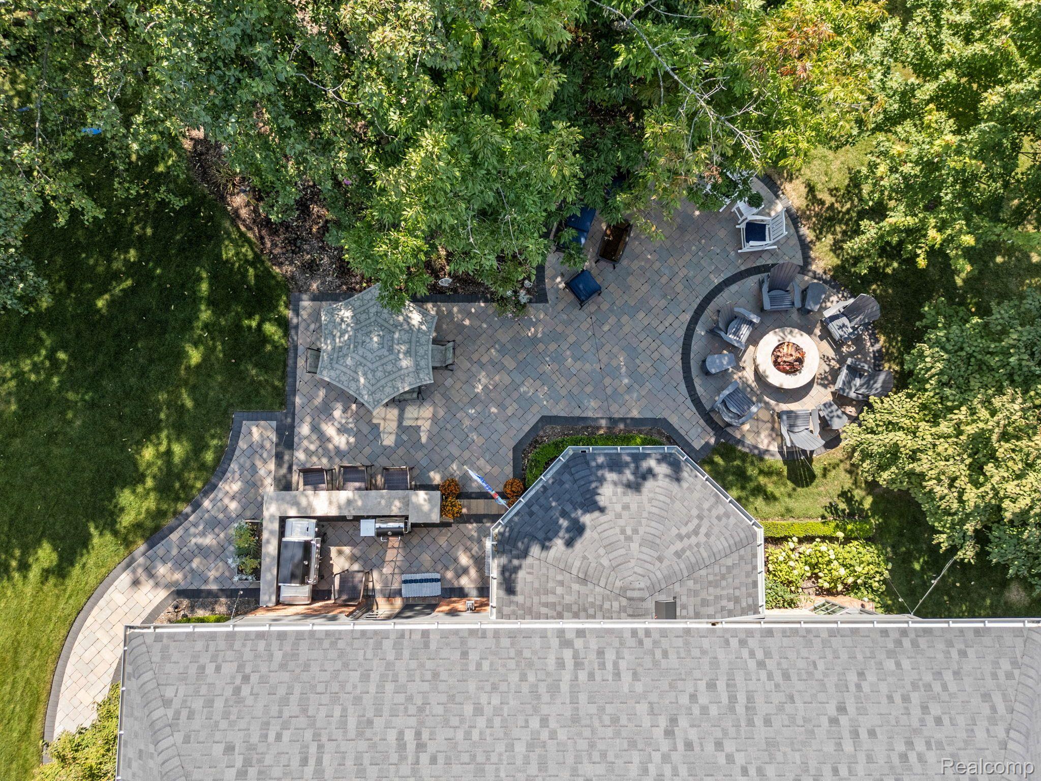 3513 SHAKESPEARE DRIVE