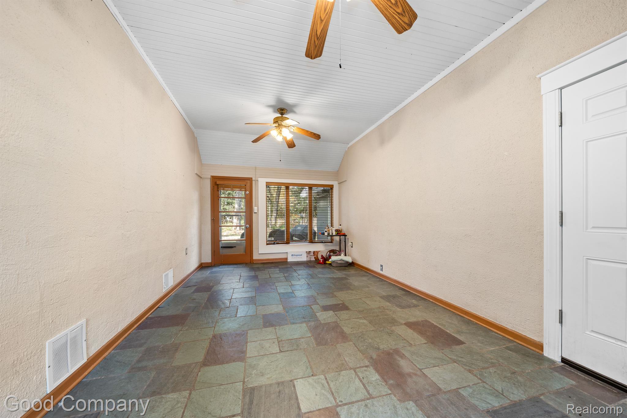 816 W 13 MILE ROAD