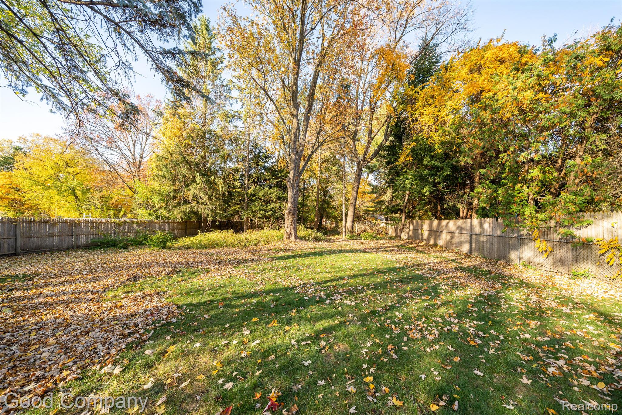 816 W 13 MILE ROAD