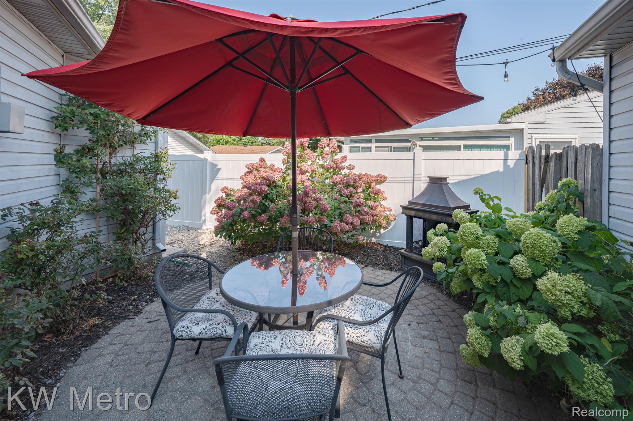 609 E SUNNYBROOK DRIVE