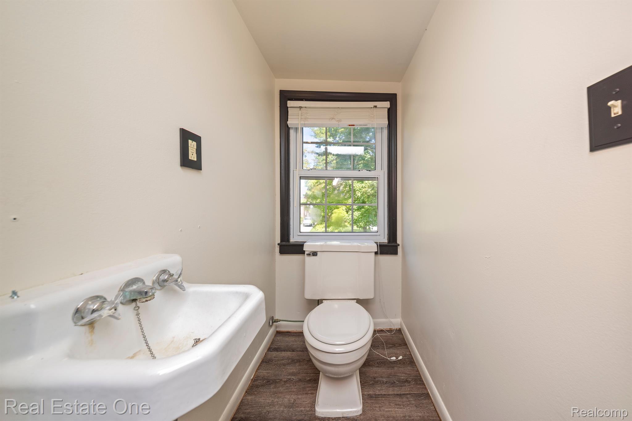 1347 HAMPTON ROAD