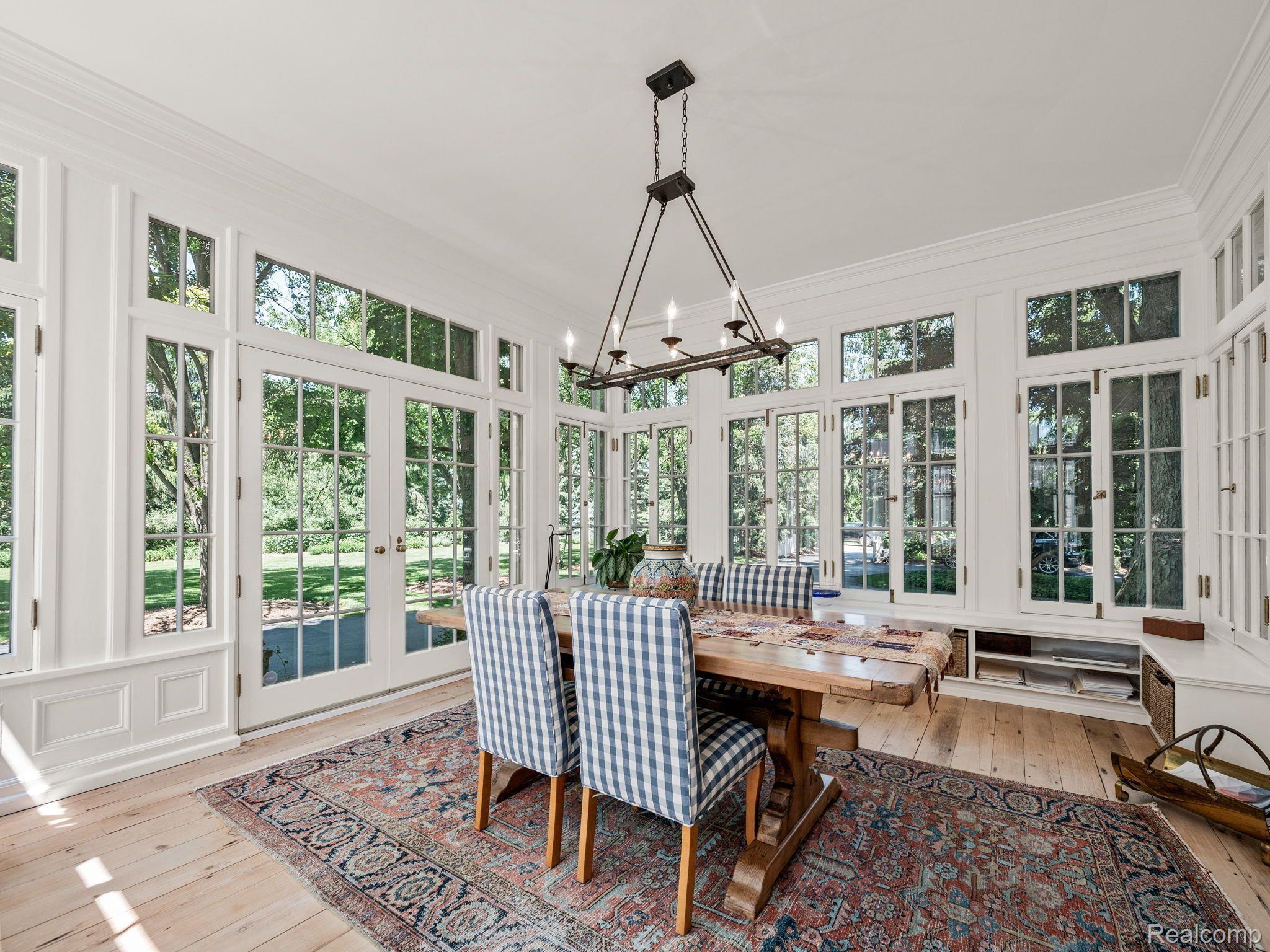 1155 QUARTON ROAD
