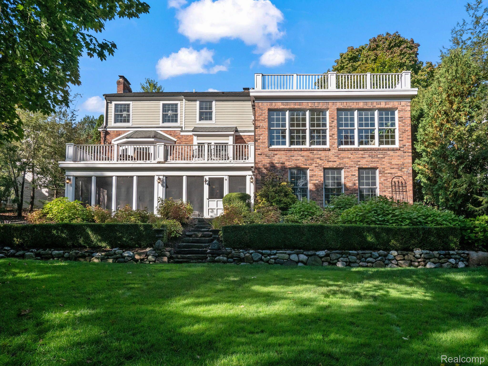 185 HAWTHORNE STREET