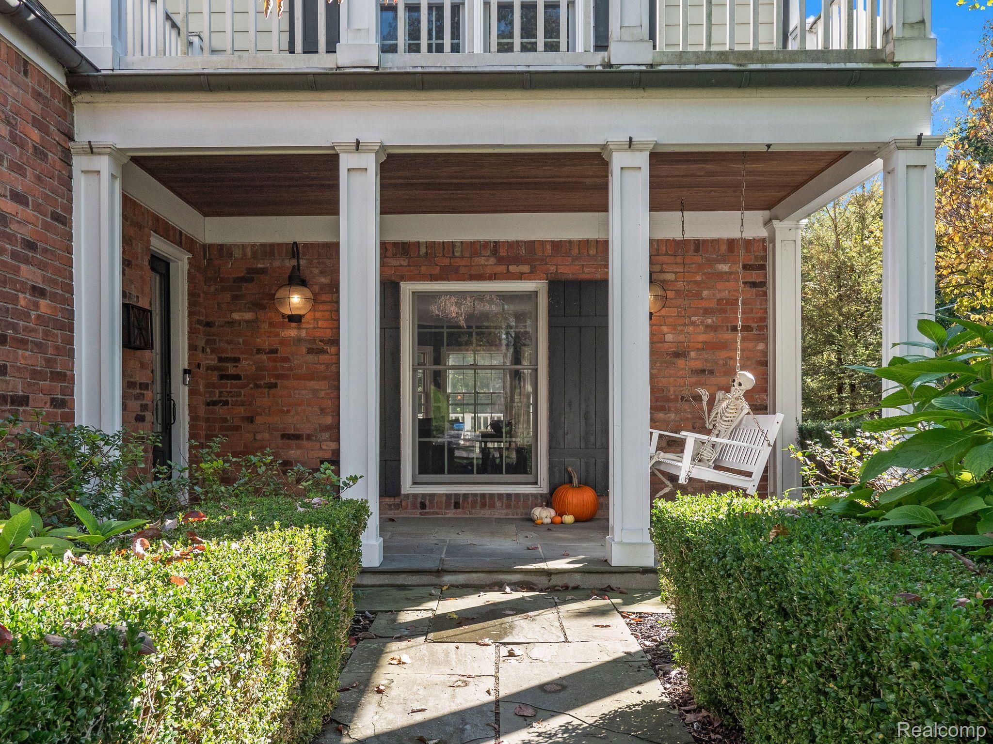 185 HAWTHORNE STREET