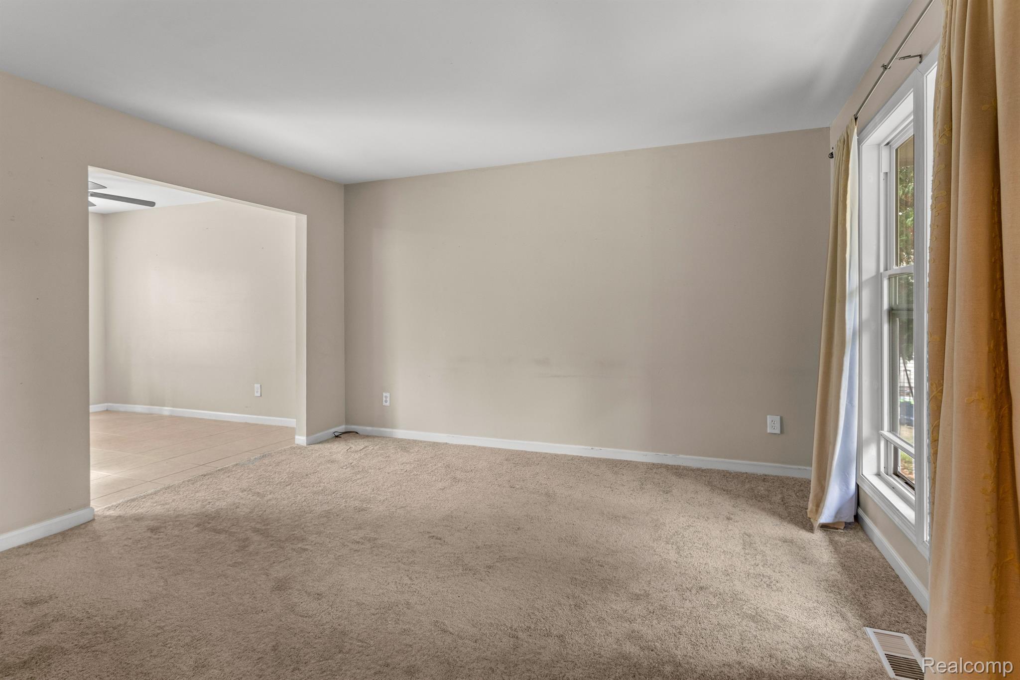 1082 BARNESWOOD LANE