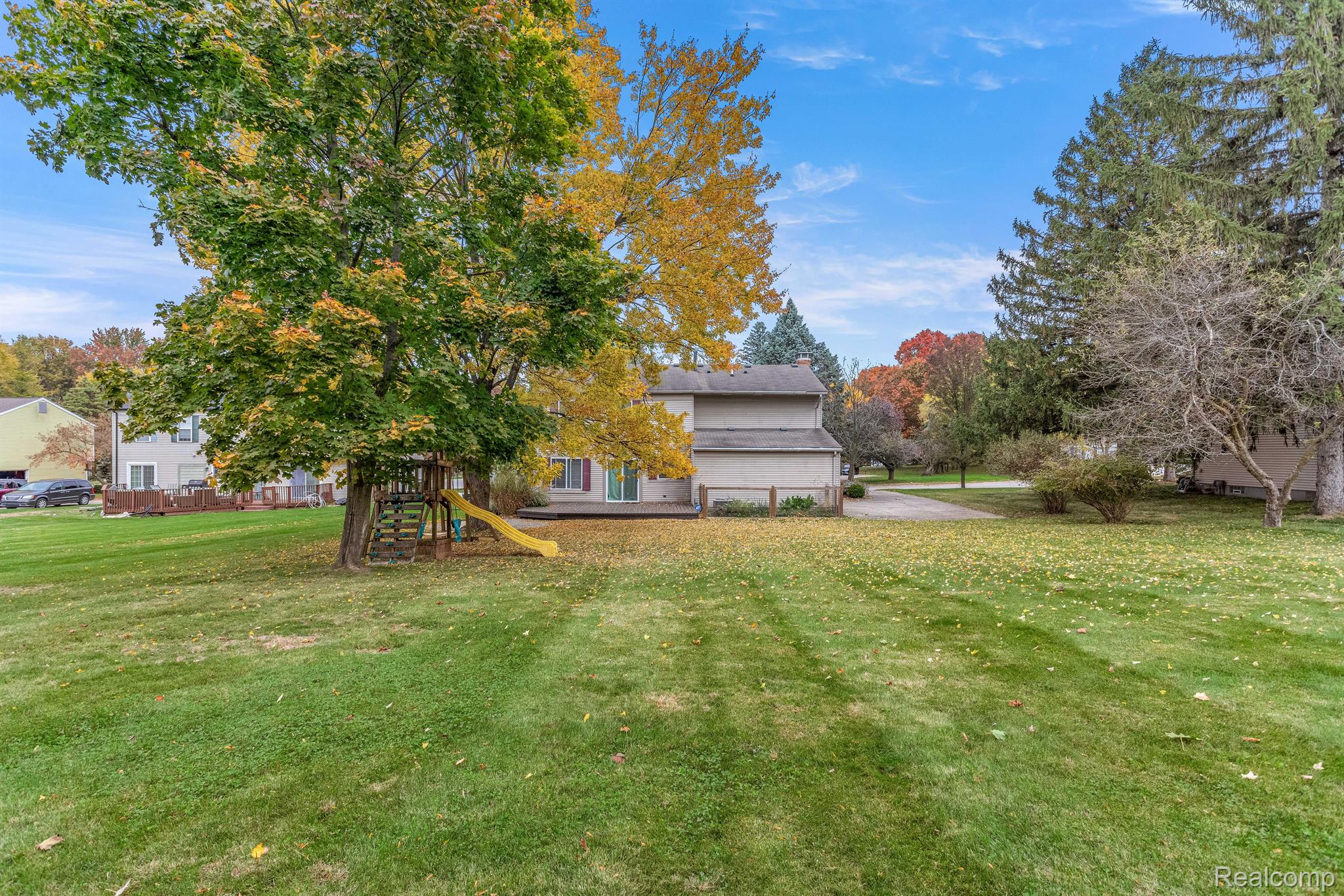 1082 BARNESWOOD LANE