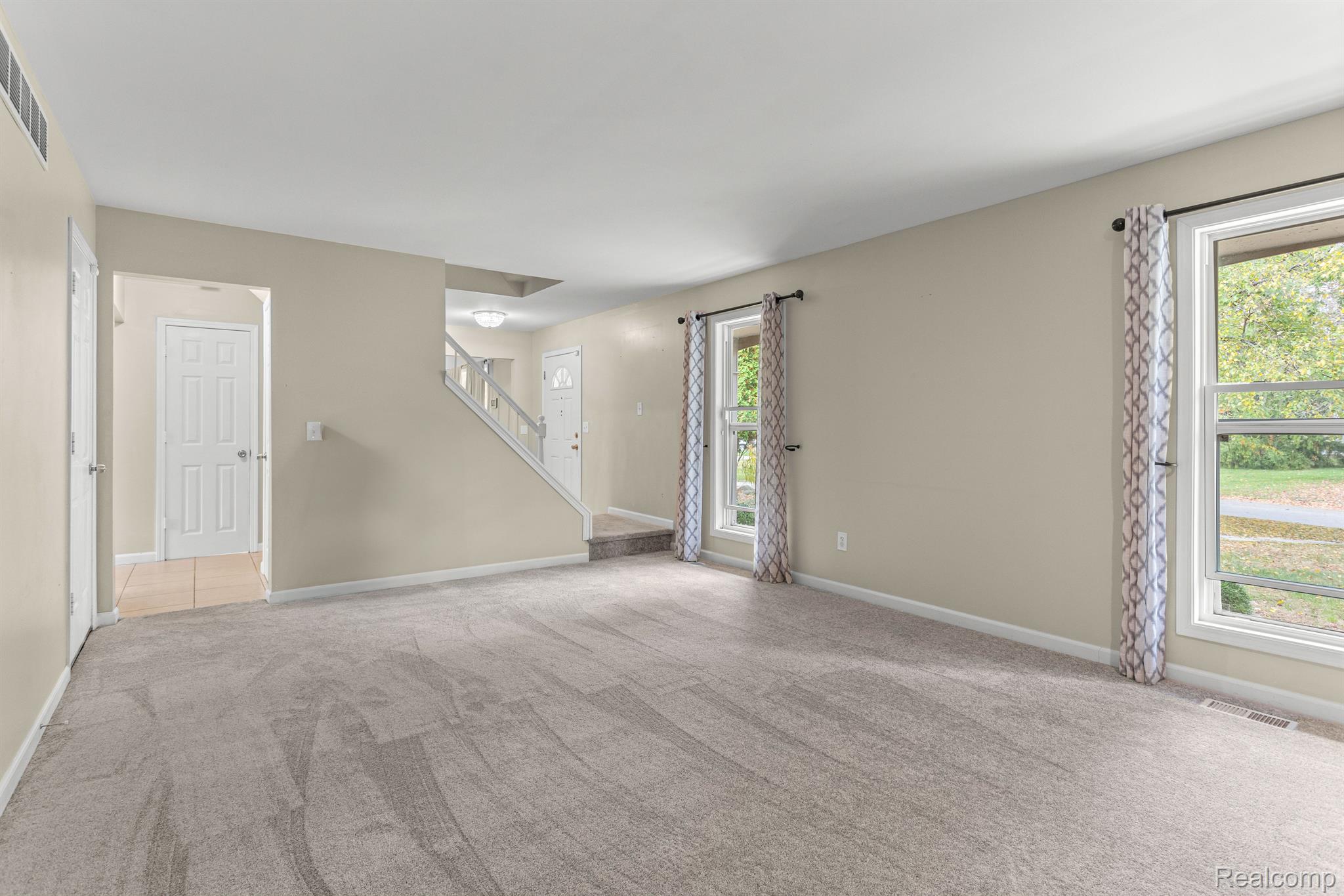 1082 BARNESWOOD LANE