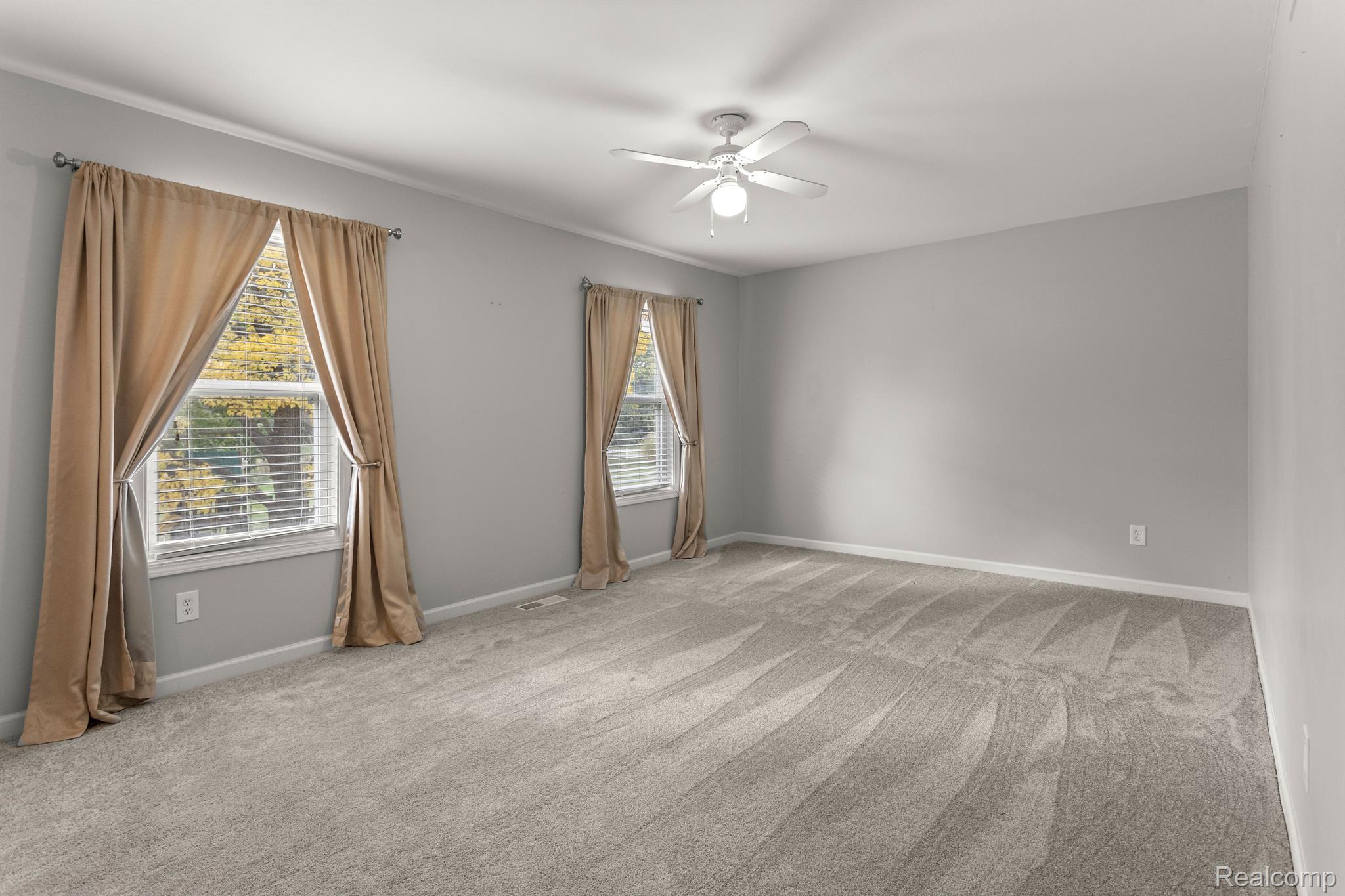 1082 BARNESWOOD LANE