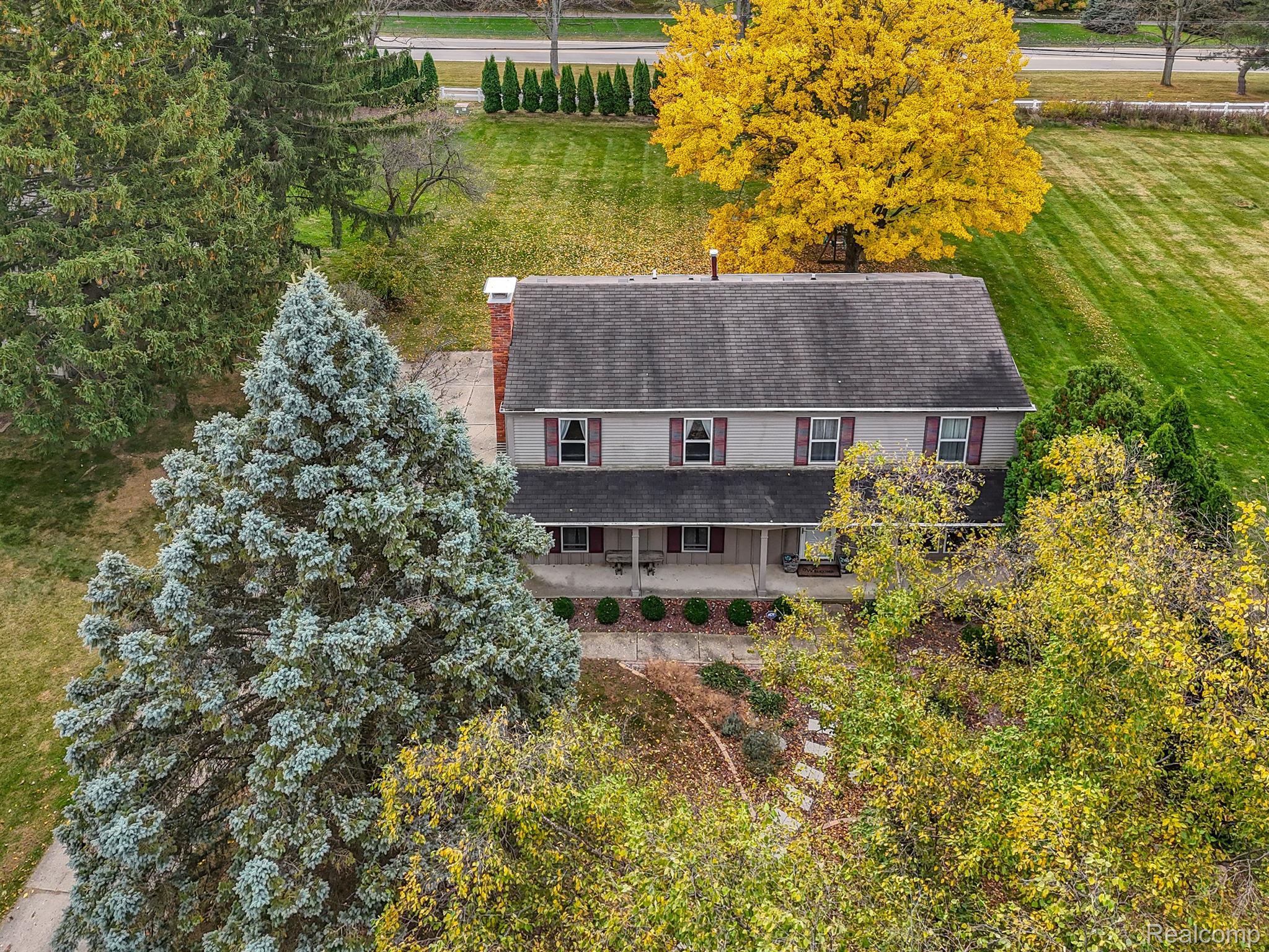 1082 BARNESWOOD LANE