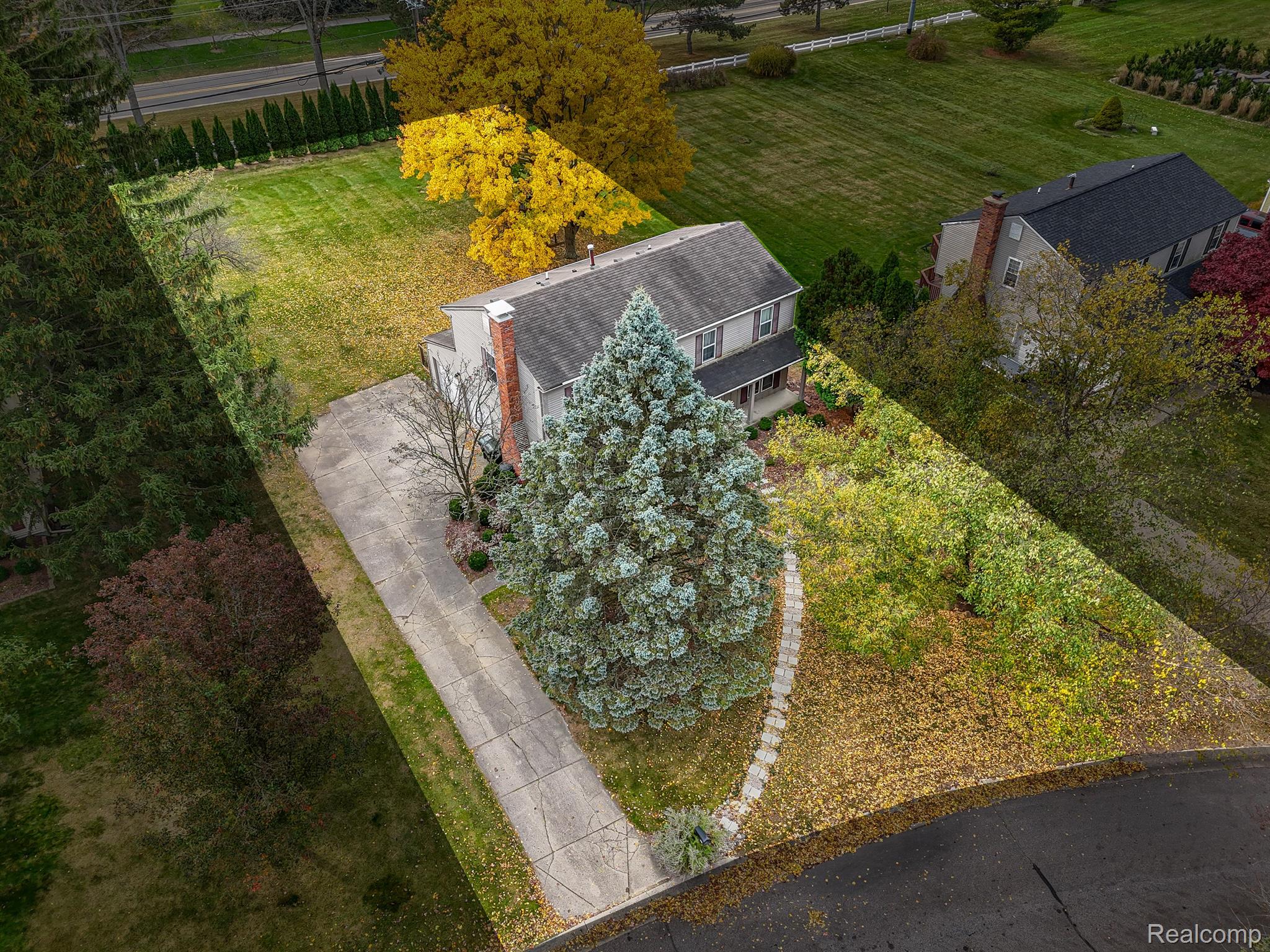 1082 BARNESWOOD LANE