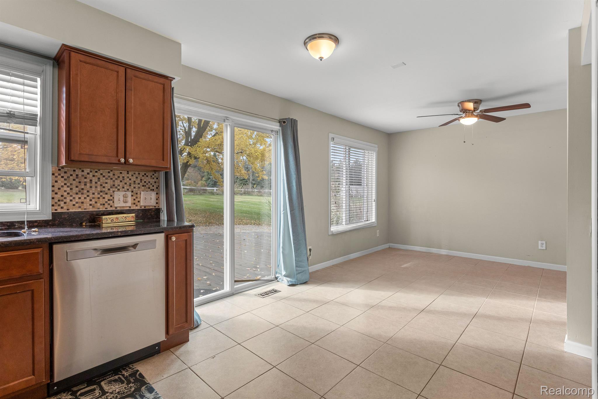 1082 BARNESWOOD LANE