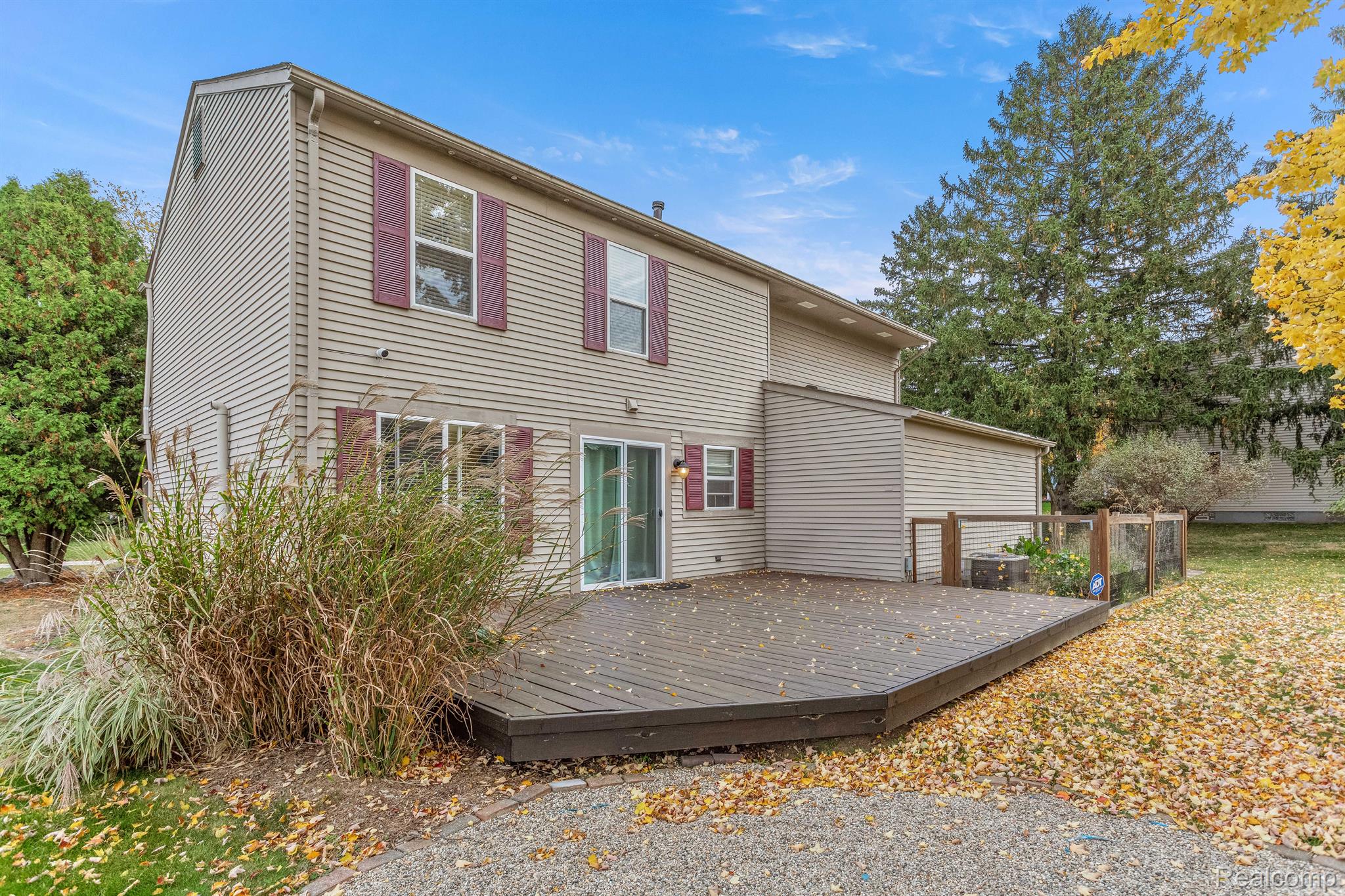 1082 BARNESWOOD LANE