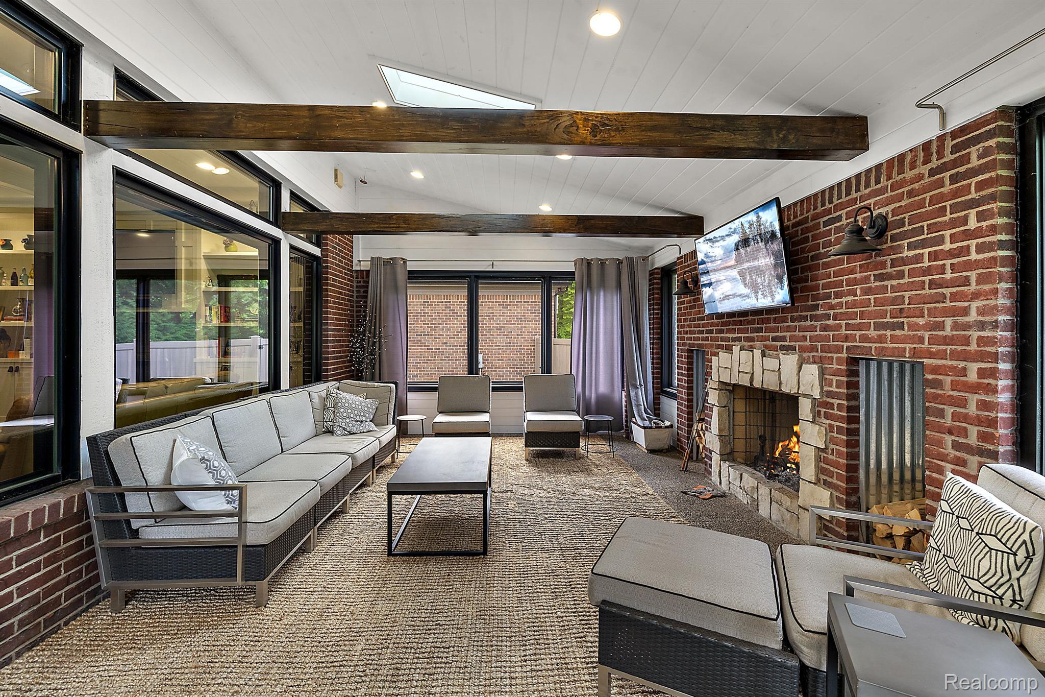 1151 MANCHESTER ROAD