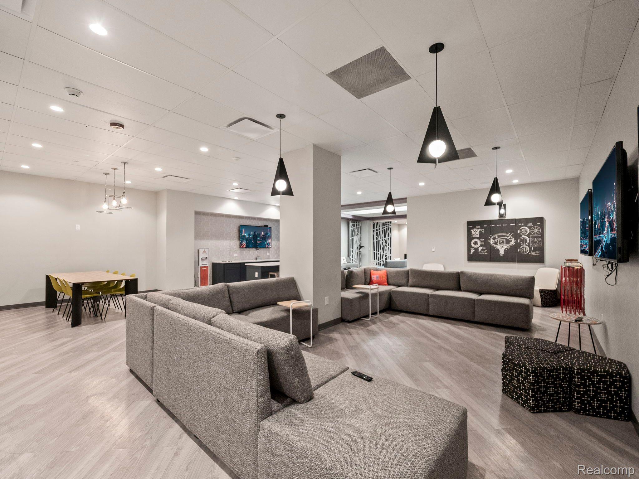 7430 2ND AVENUE #0203