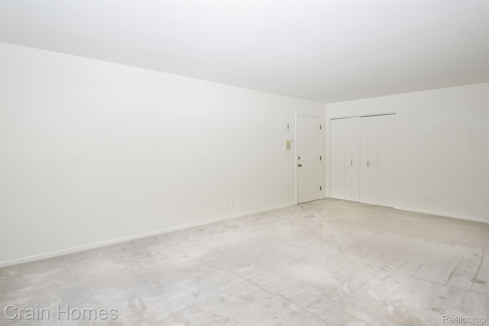 910 N ADAMS ROAD 2