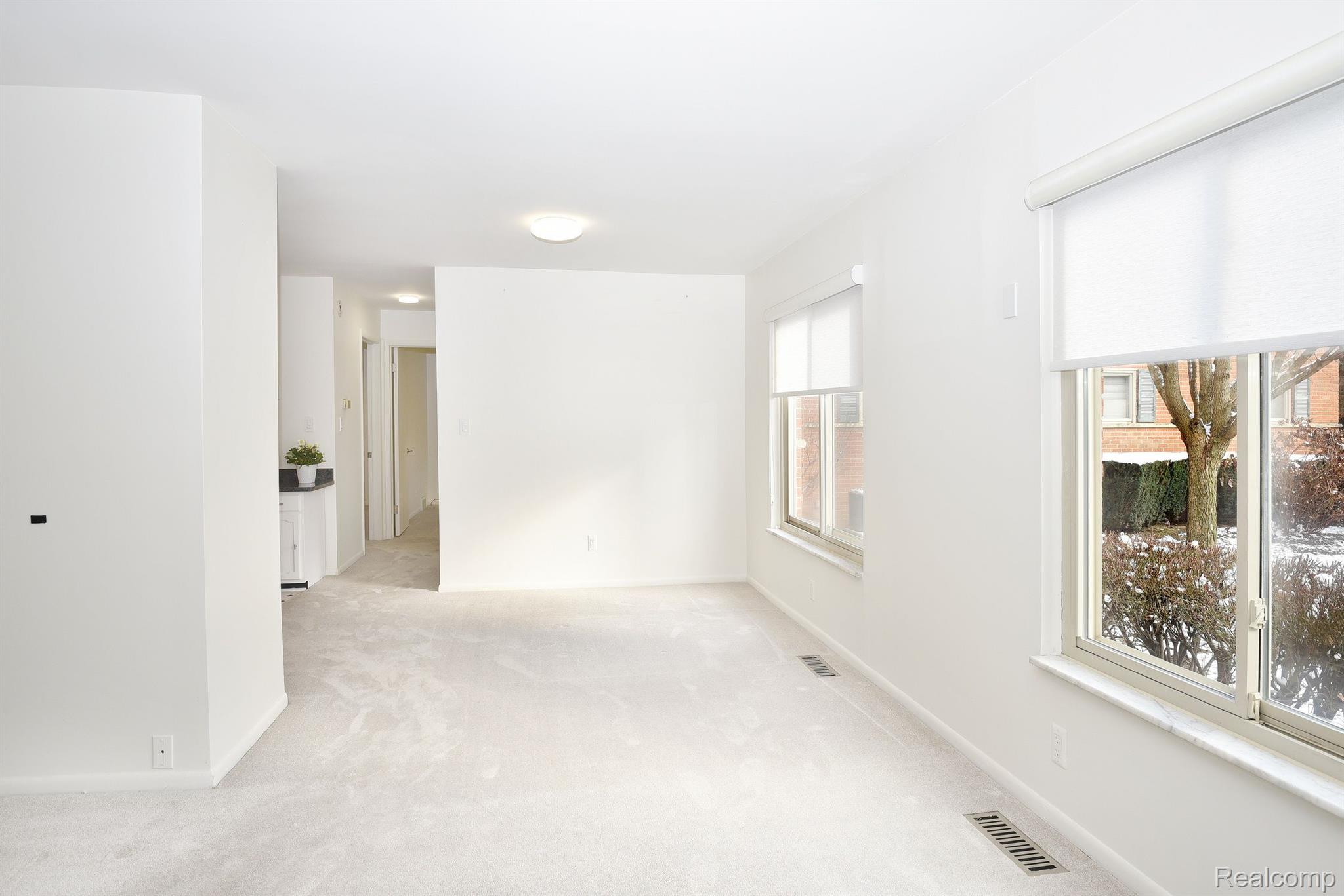 910 N ADAMS ROAD 2