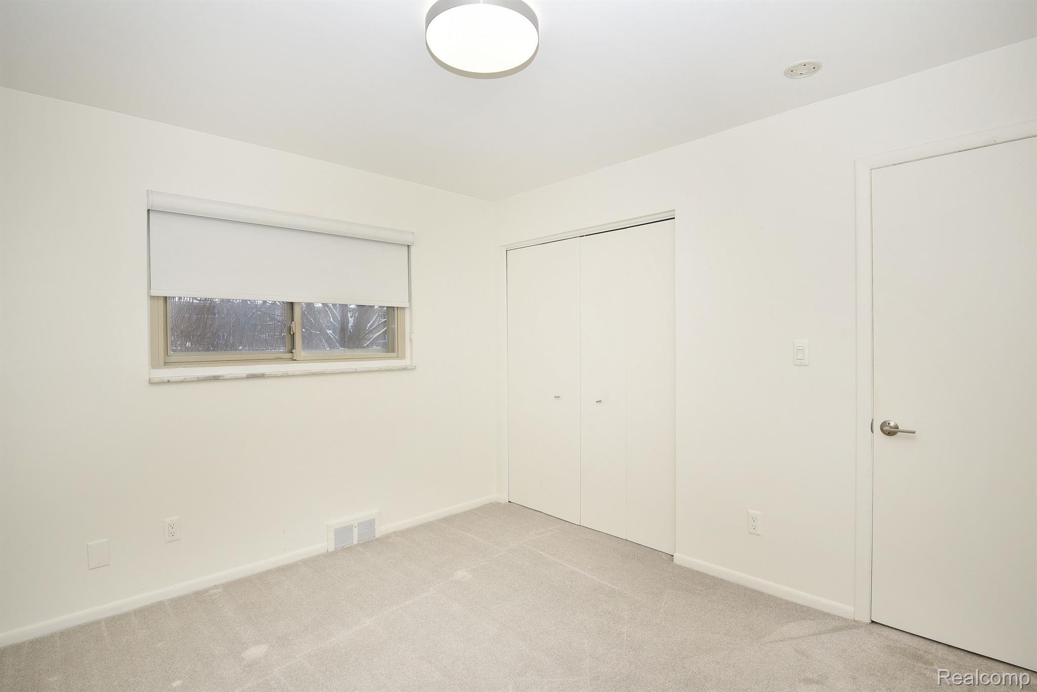 910 N ADAMS ROAD 2