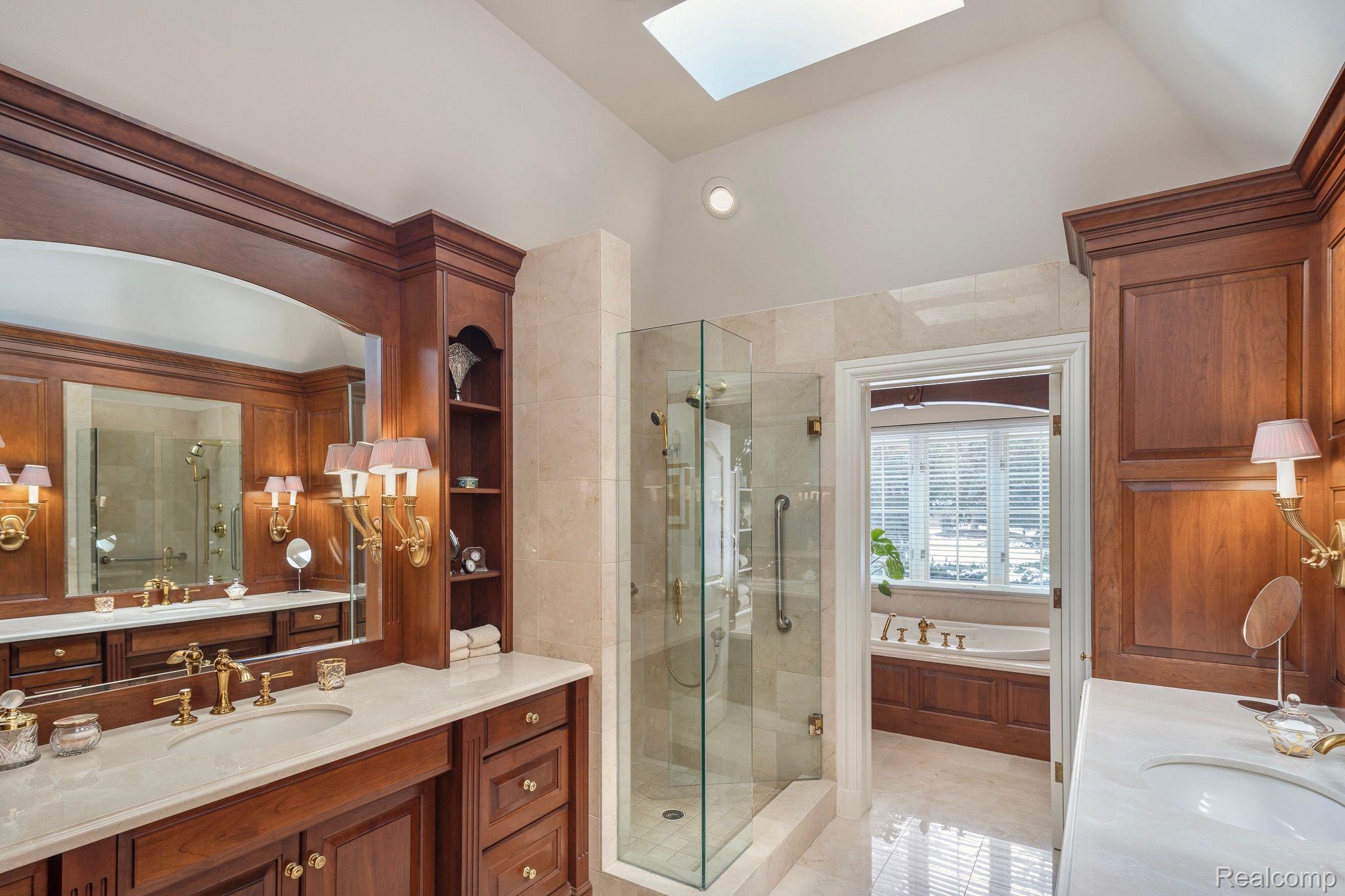 1505 ASHFORD LANE