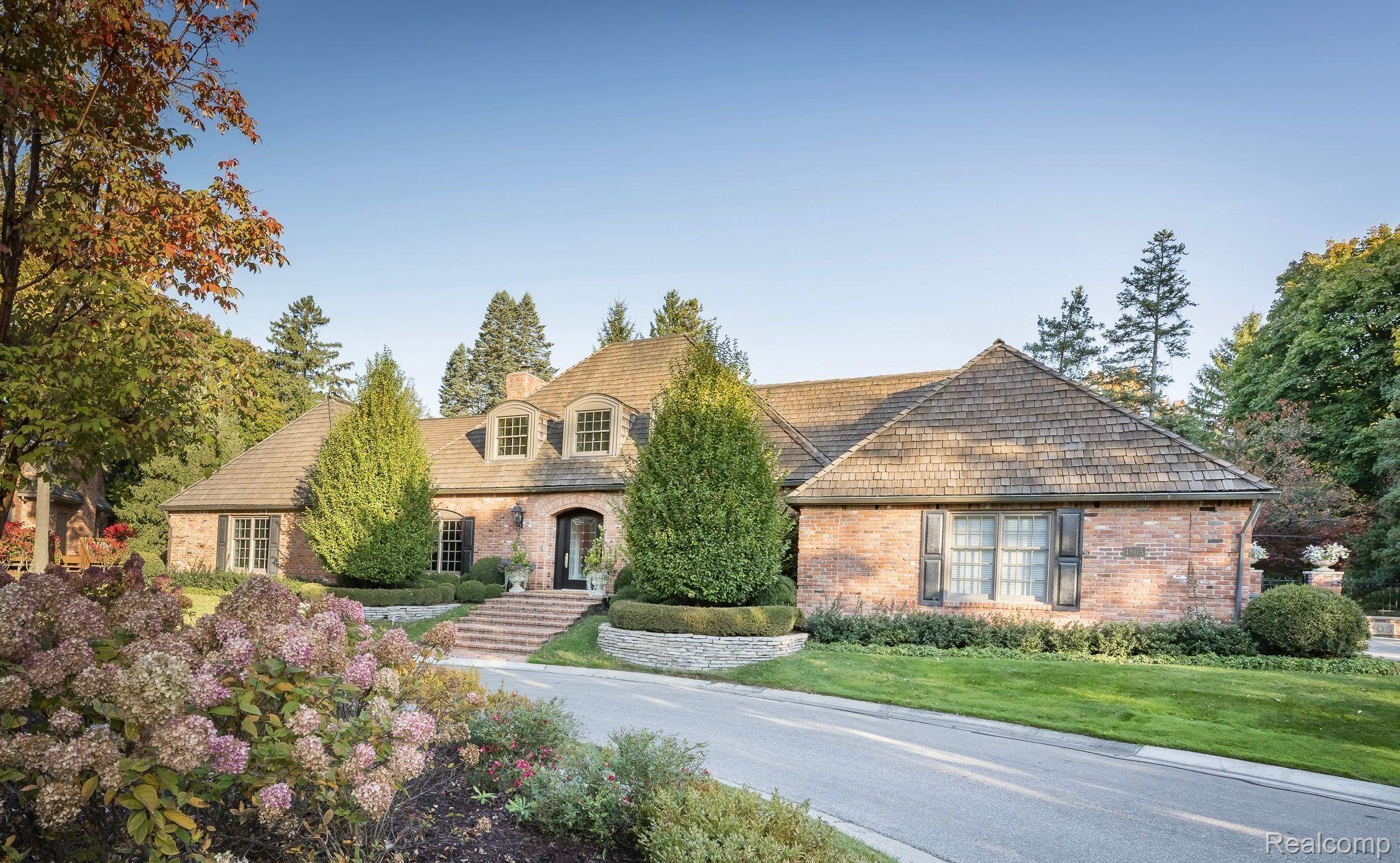 1505 ASHFORD LANE