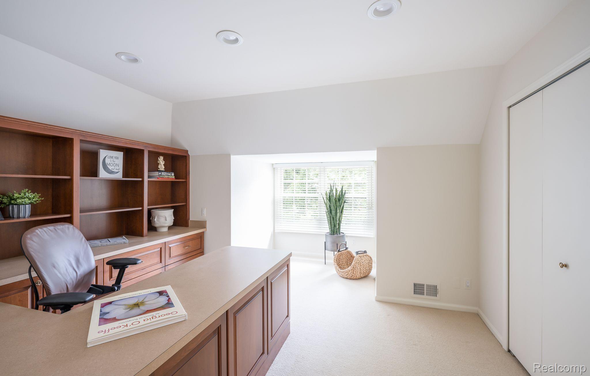 1505 ASHFORD LANE