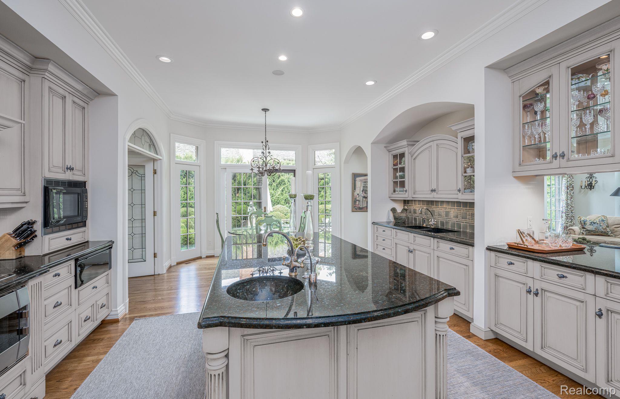 1505 ASHFORD LANE