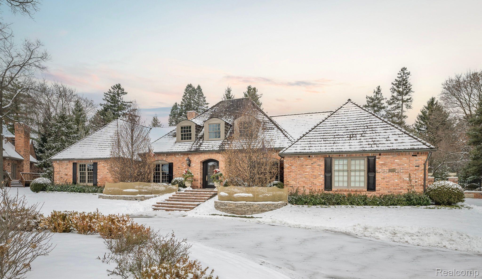 1505 ASHFORD LANE