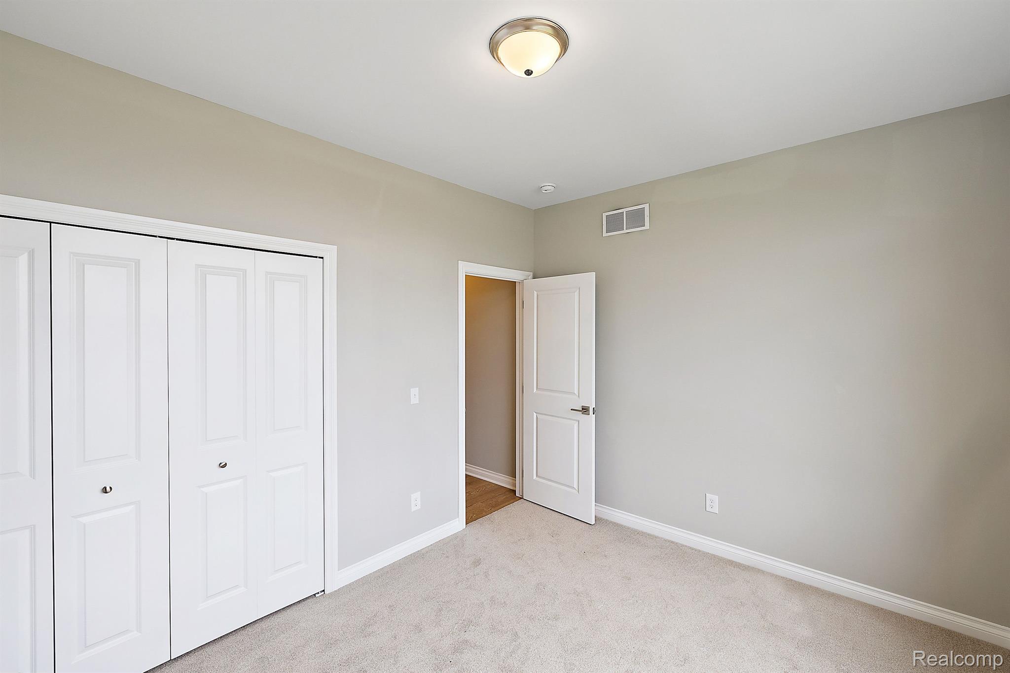 52977 TRAILSIDE DRIVE