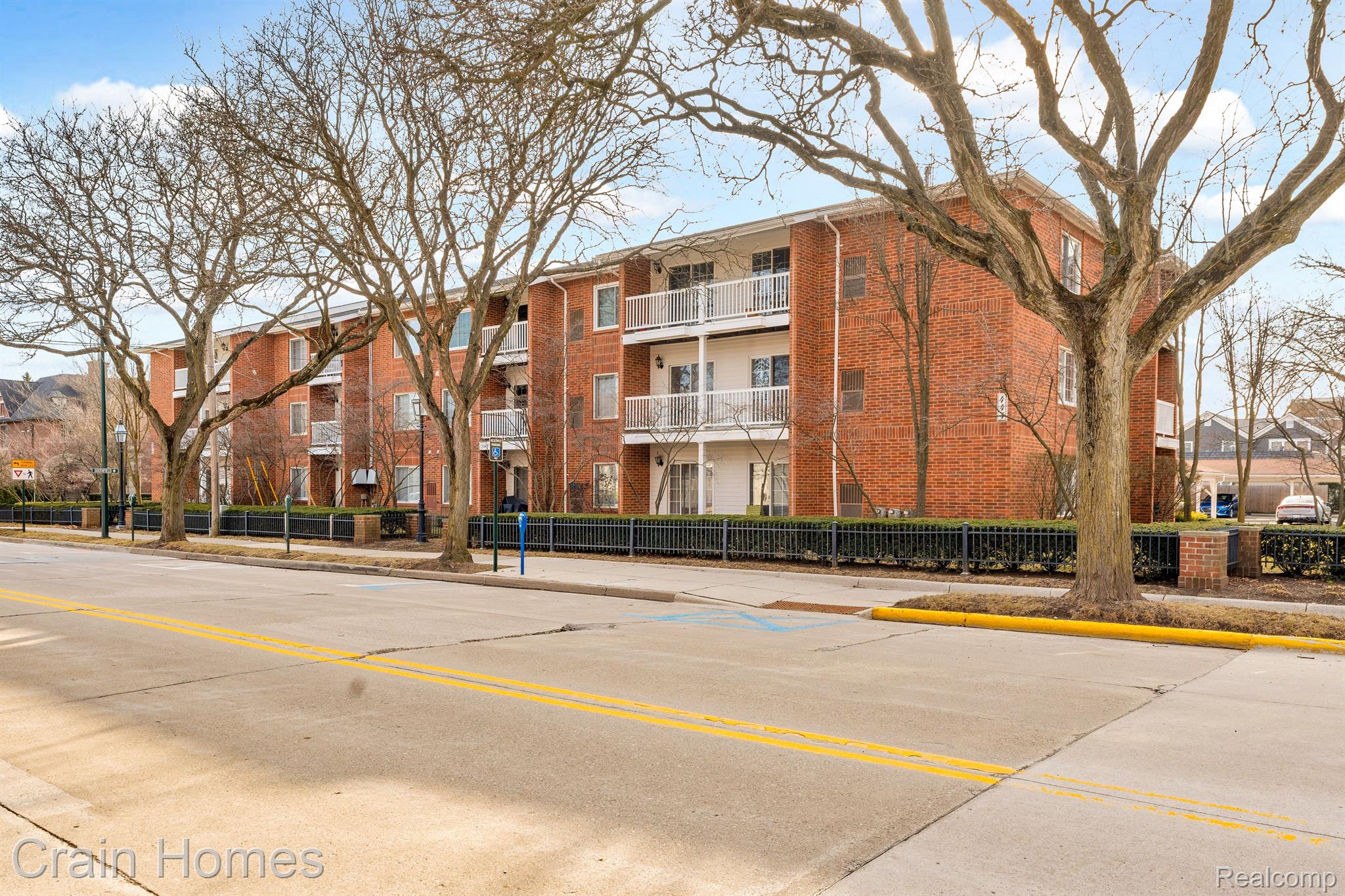 444 CHESTER STREET 401