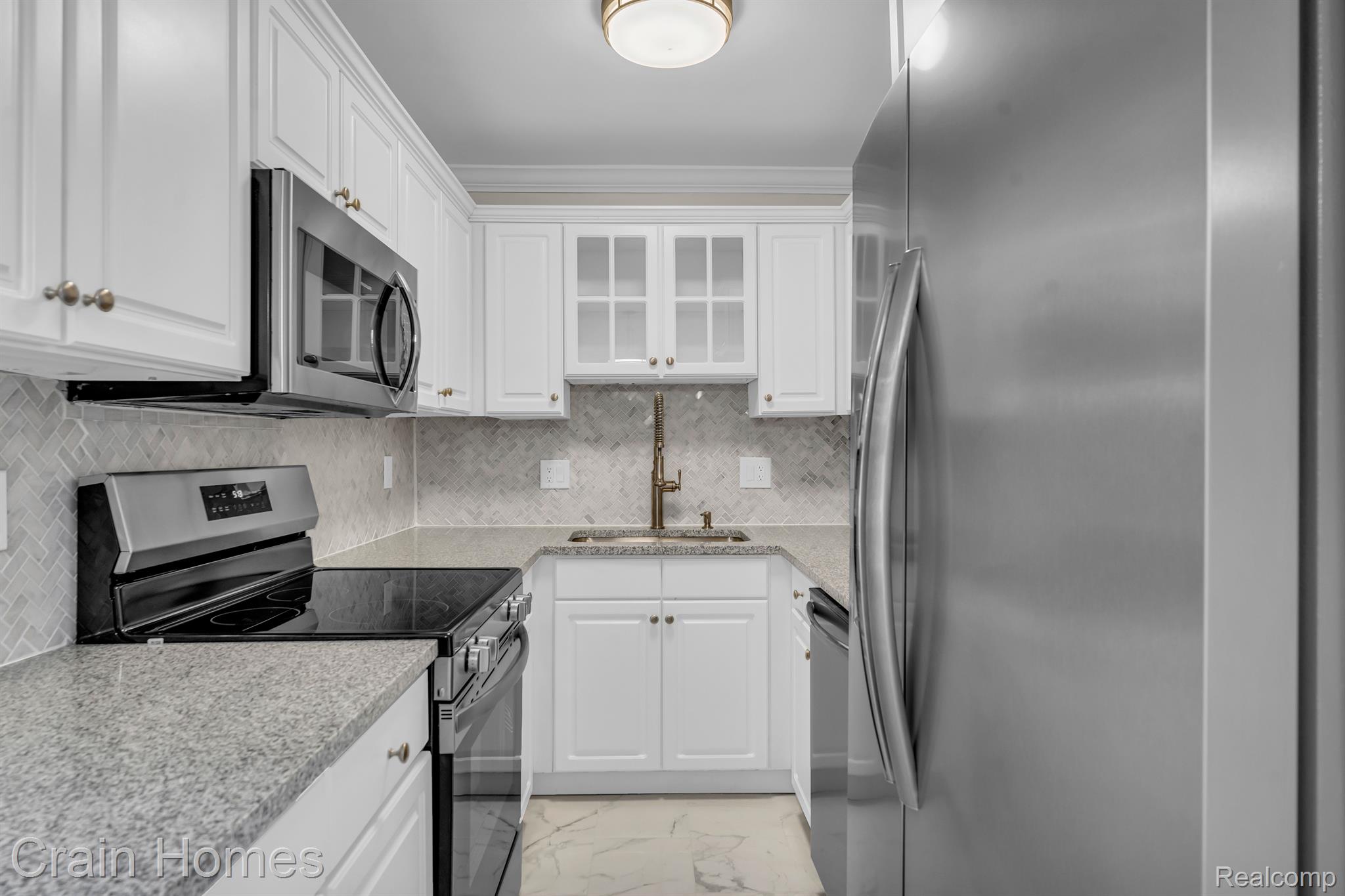 444 CHESTER STREET 401