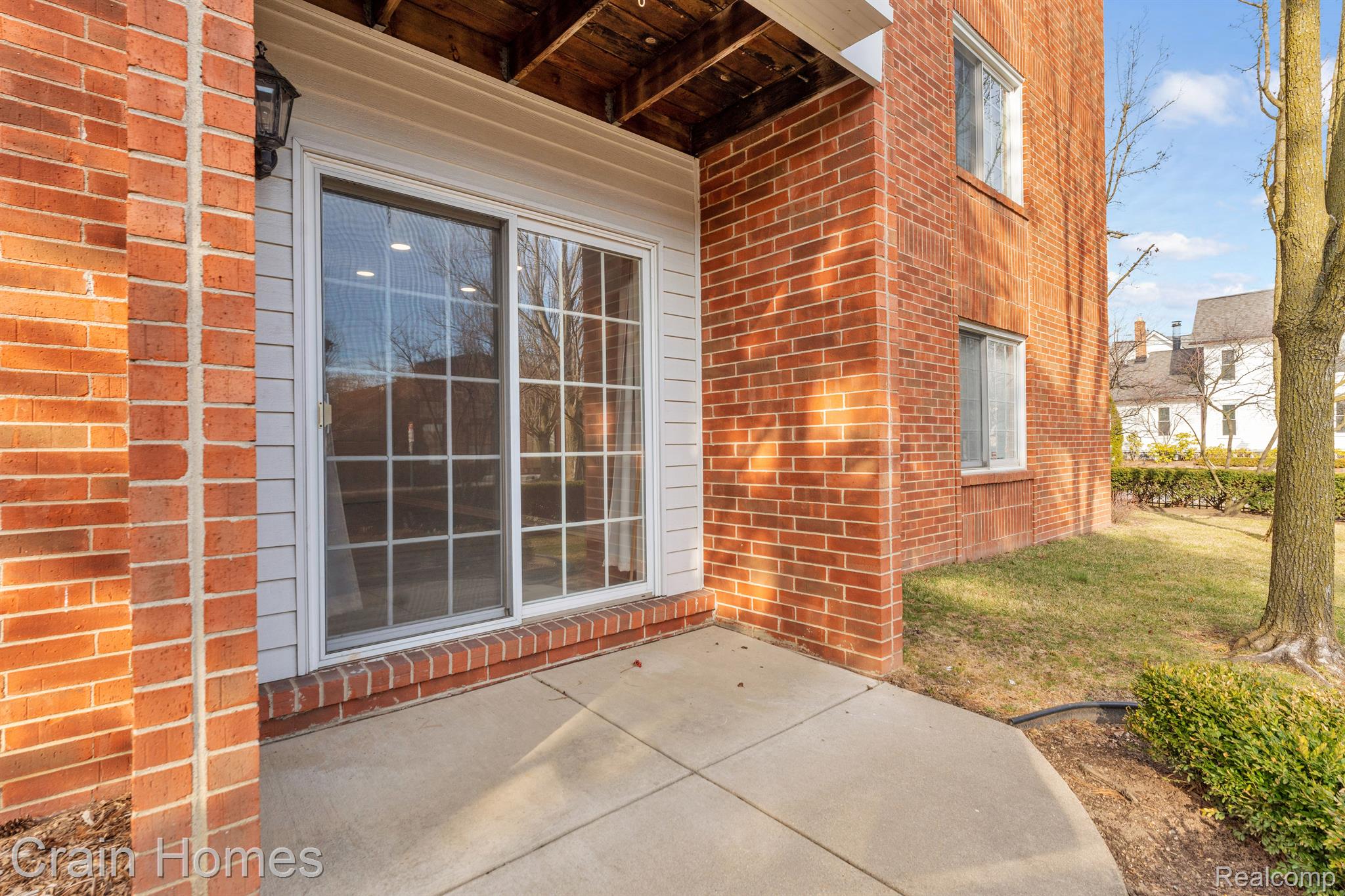 444 CHESTER STREET 401