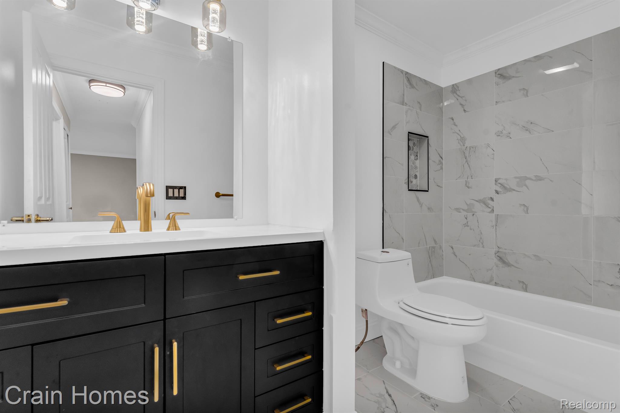 444 CHESTER STREET 401
