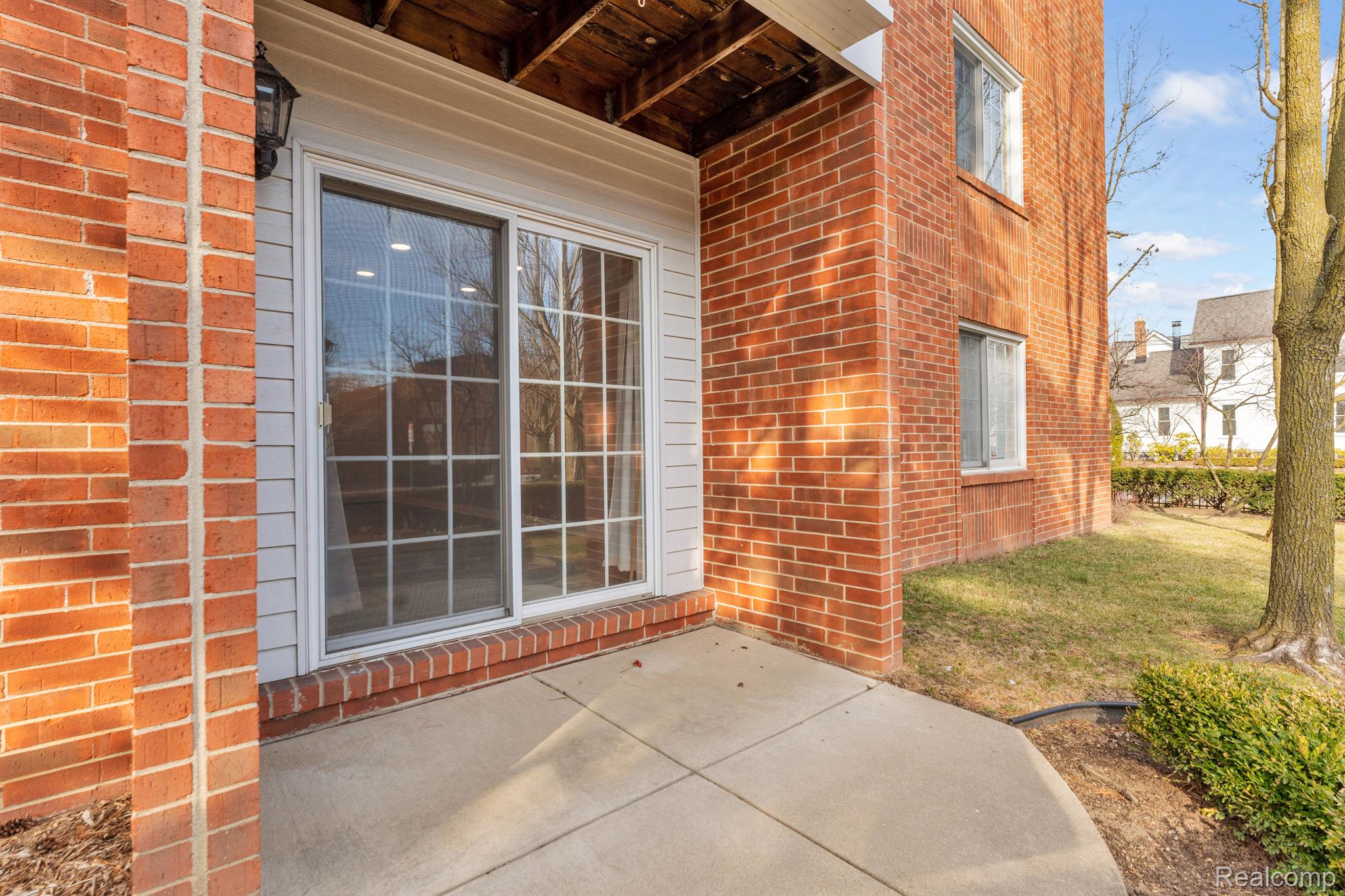 444 CHESTER STREET 401