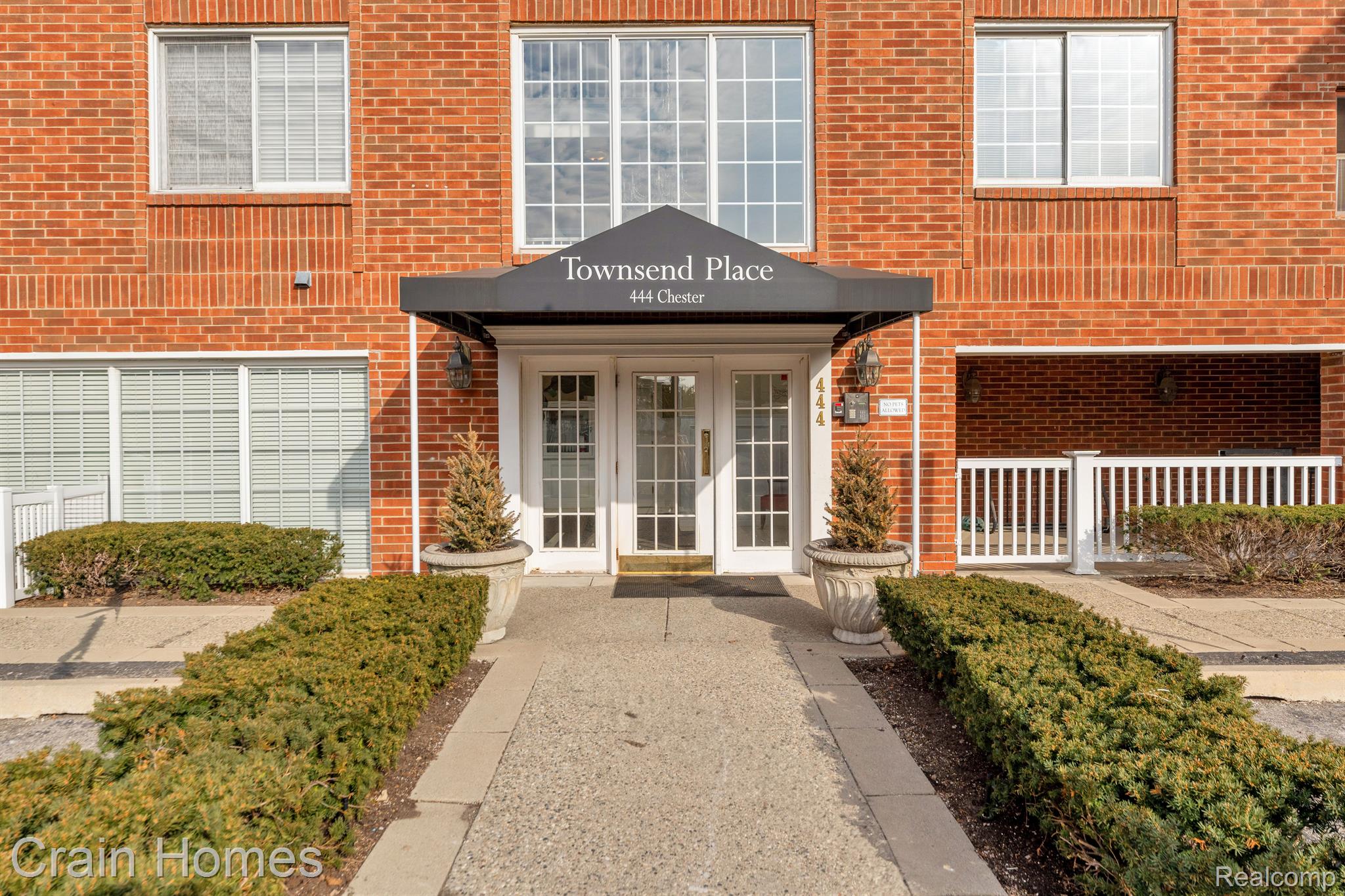 444 CHESTER STREET 401