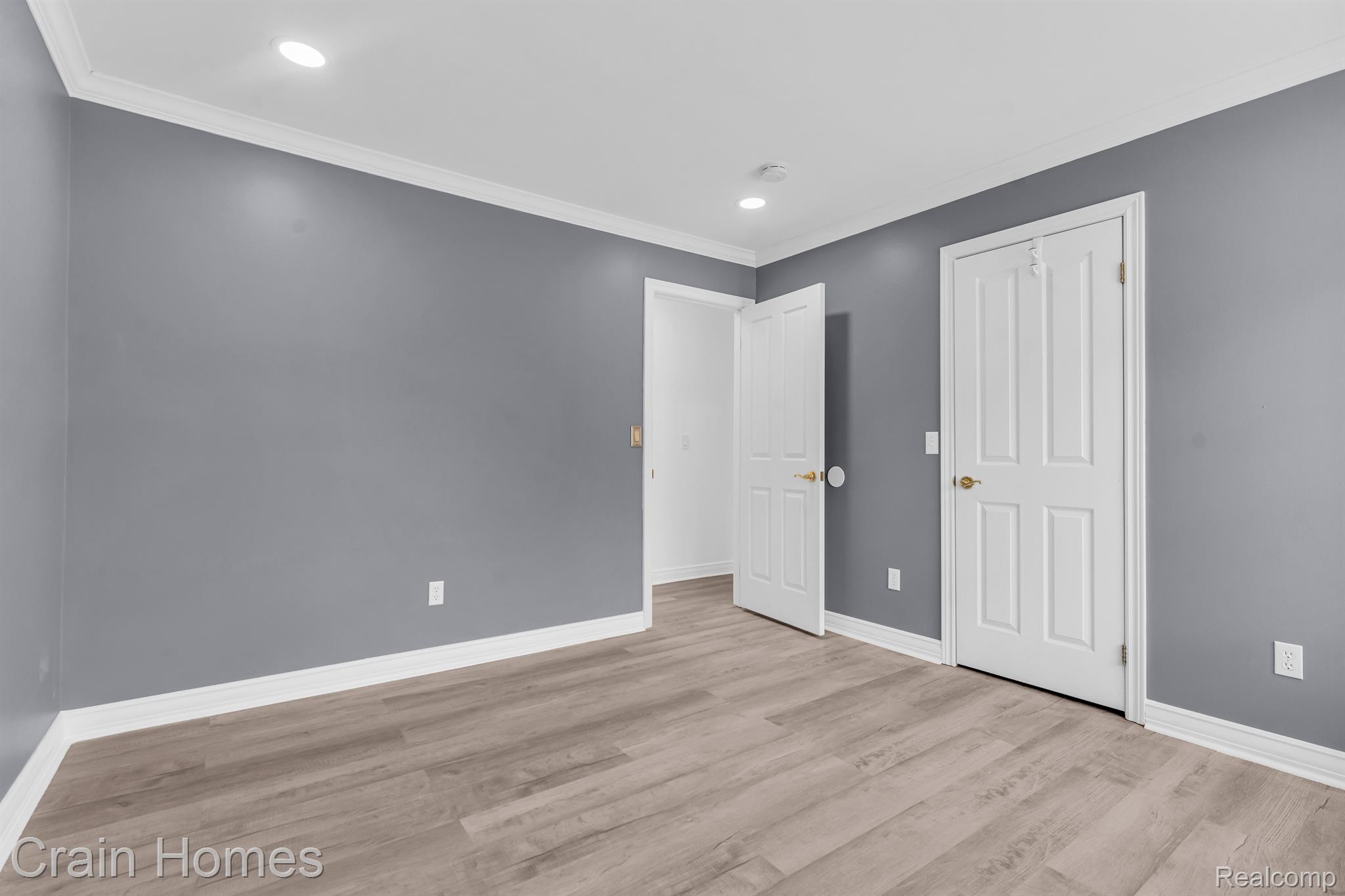 444 CHESTER STREET 401