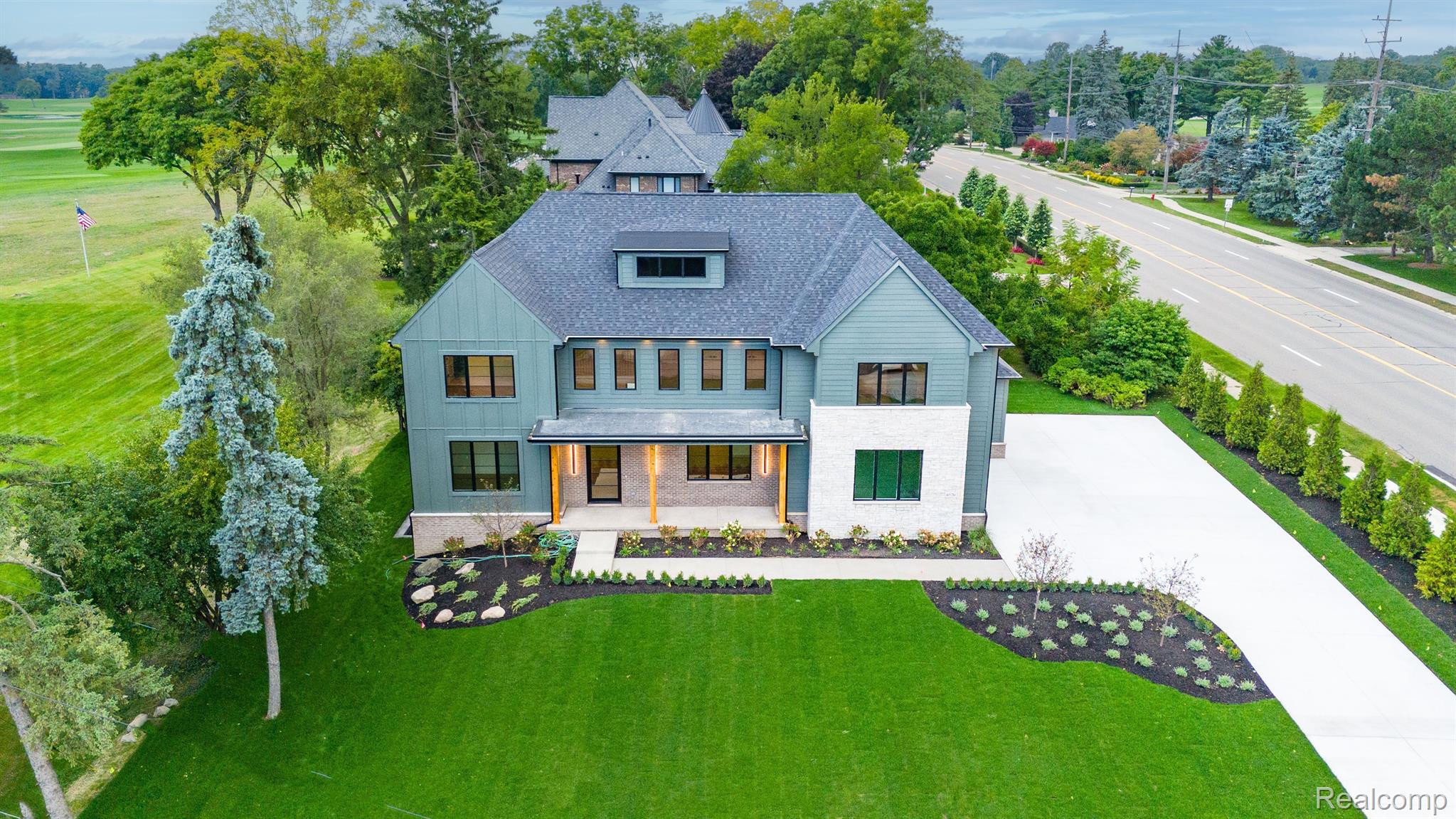 6520 RED MAPLE LANE