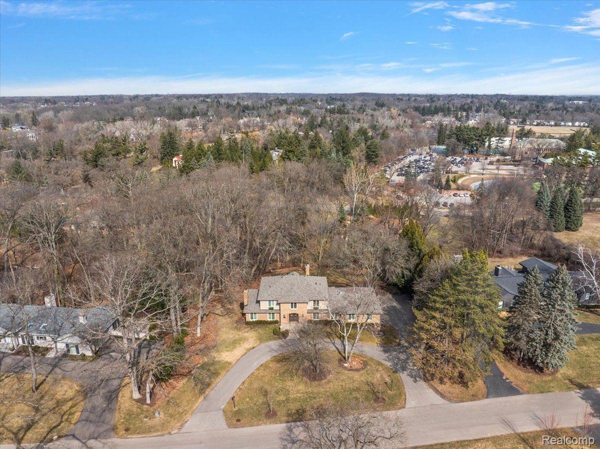 628 BENNINGTON Drive