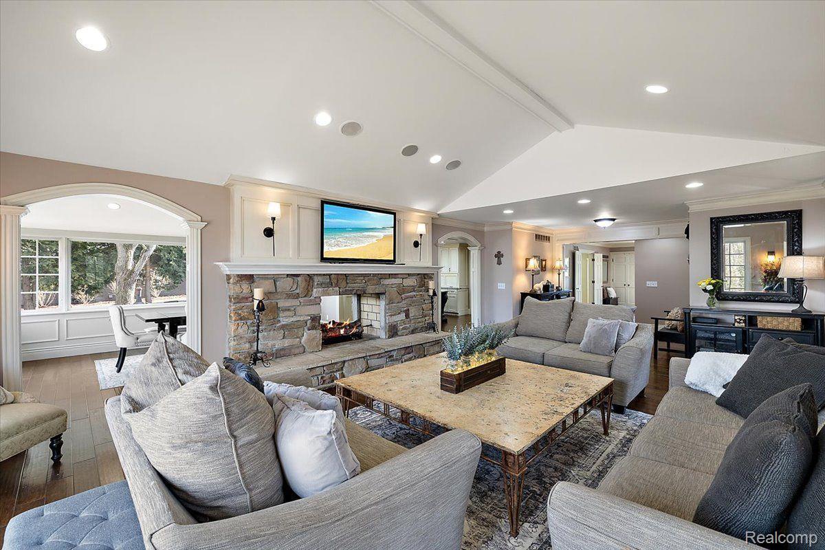 628 BENNINGTON Drive