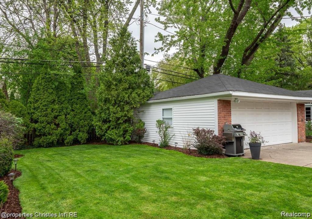 1000 NORTHLAWN BOULEVARD