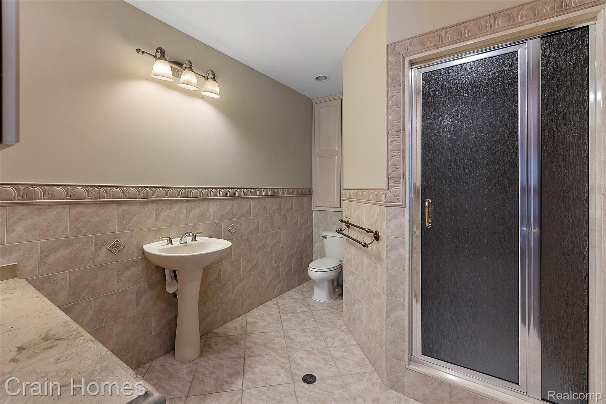 255 CAMELOT WAY