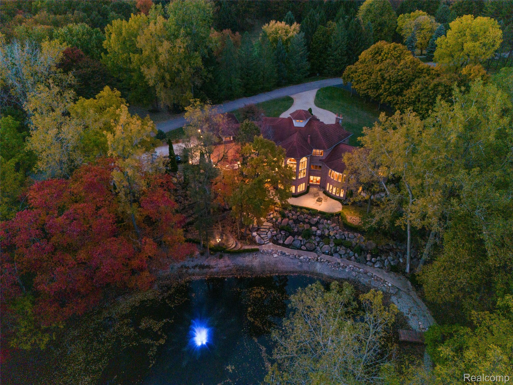 255 CAMELOT WAY