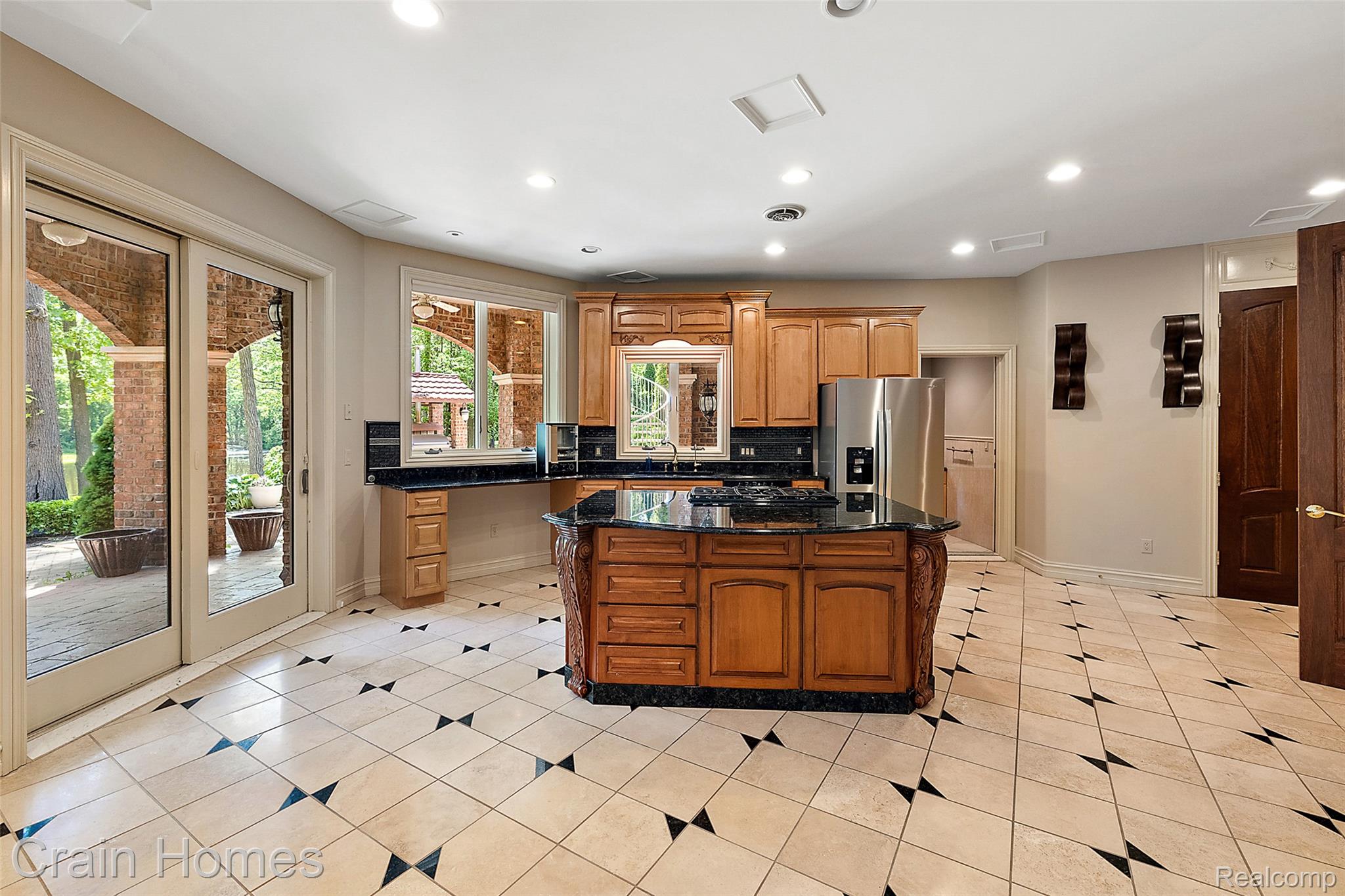 255 CAMELOT WAY