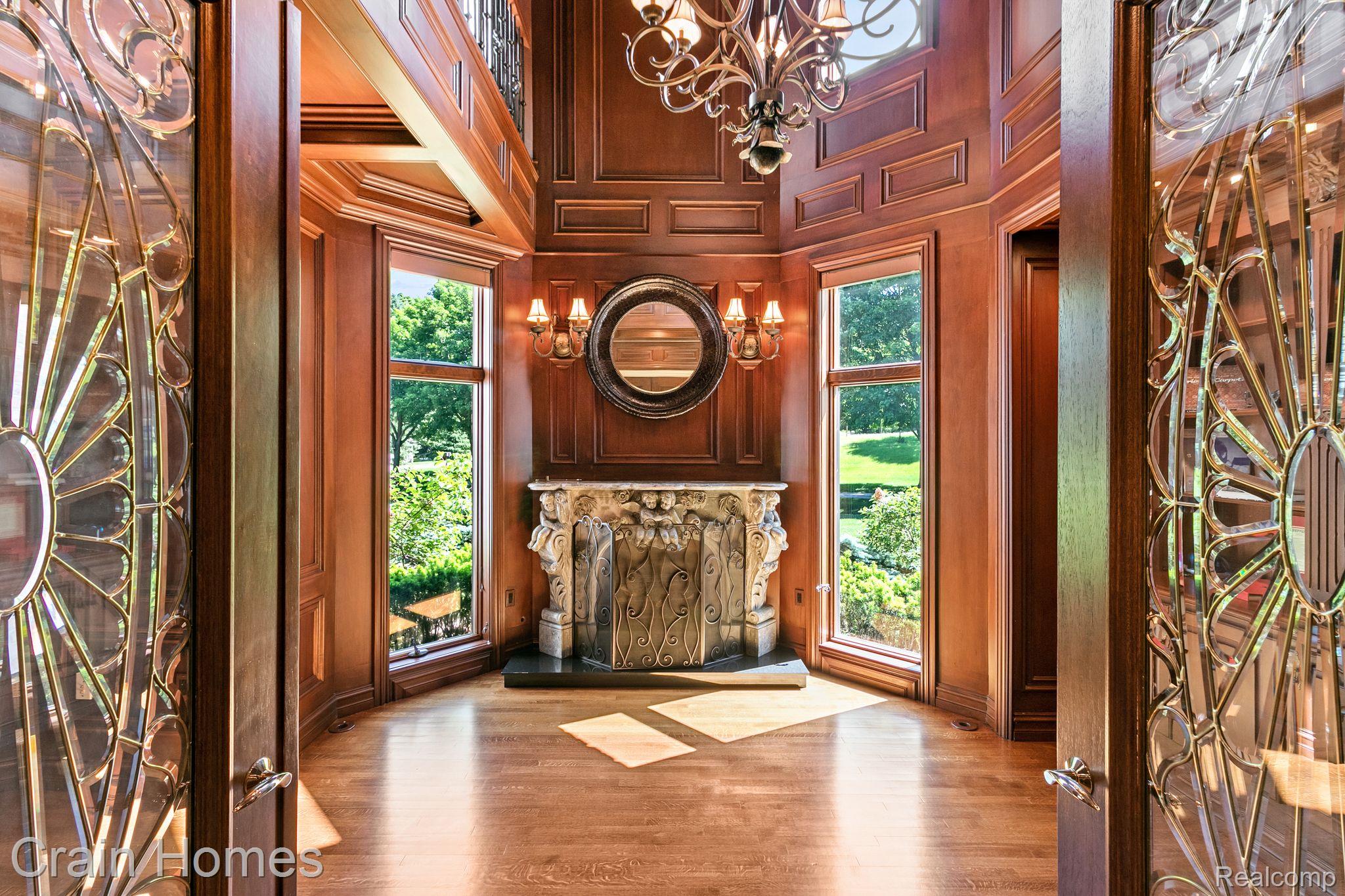 255 CAMELOT WAY