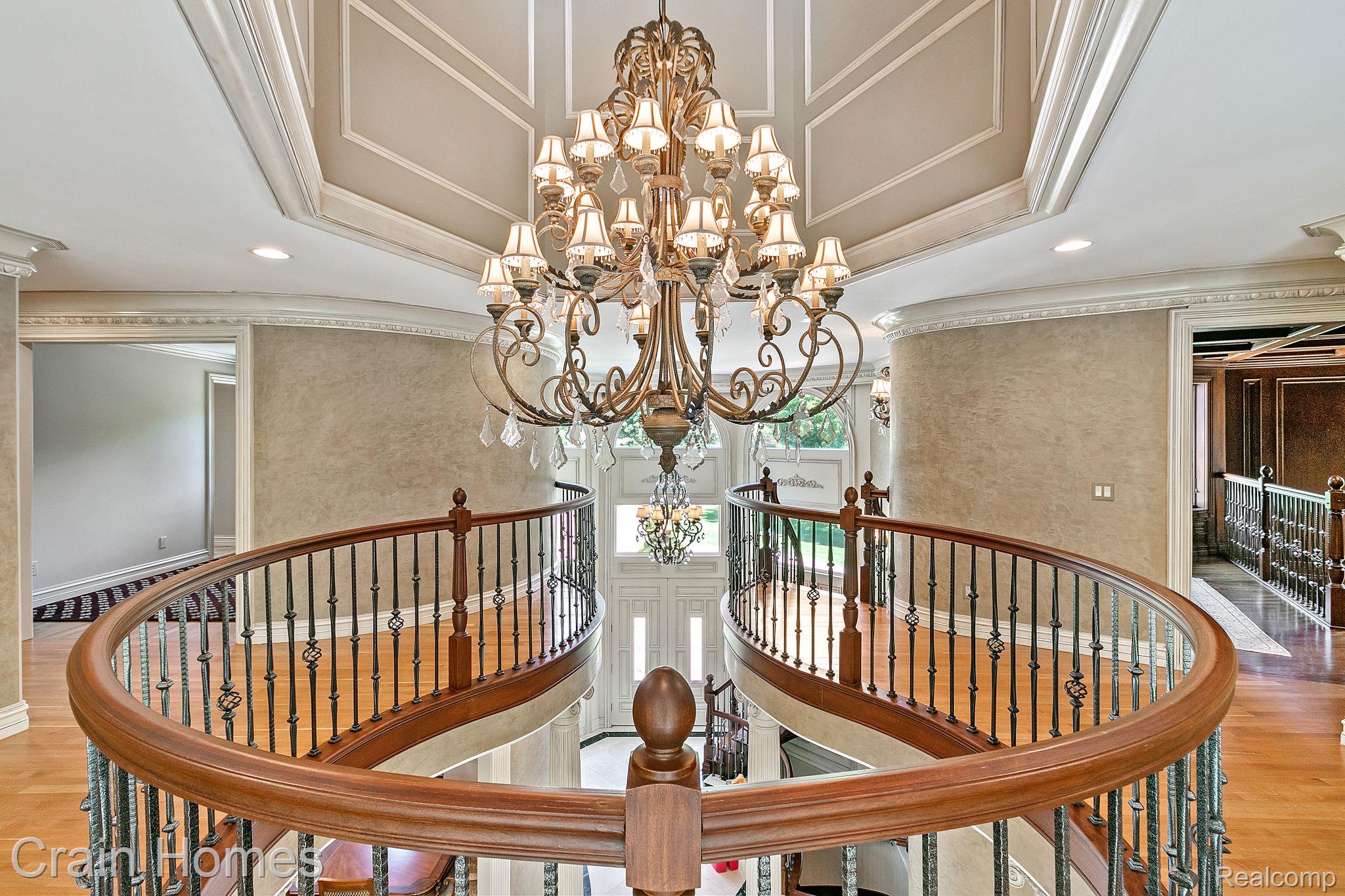 255 CAMELOT WAY