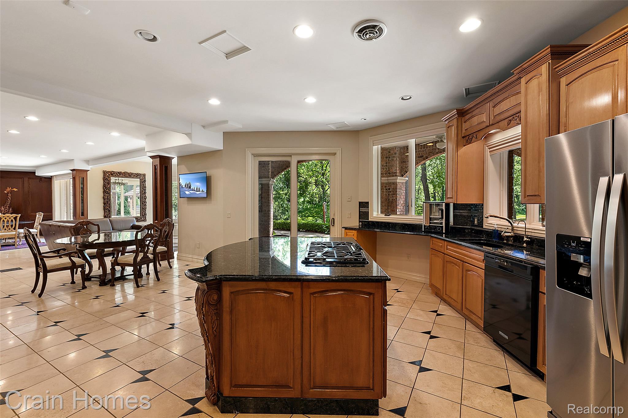 255 CAMELOT WAY