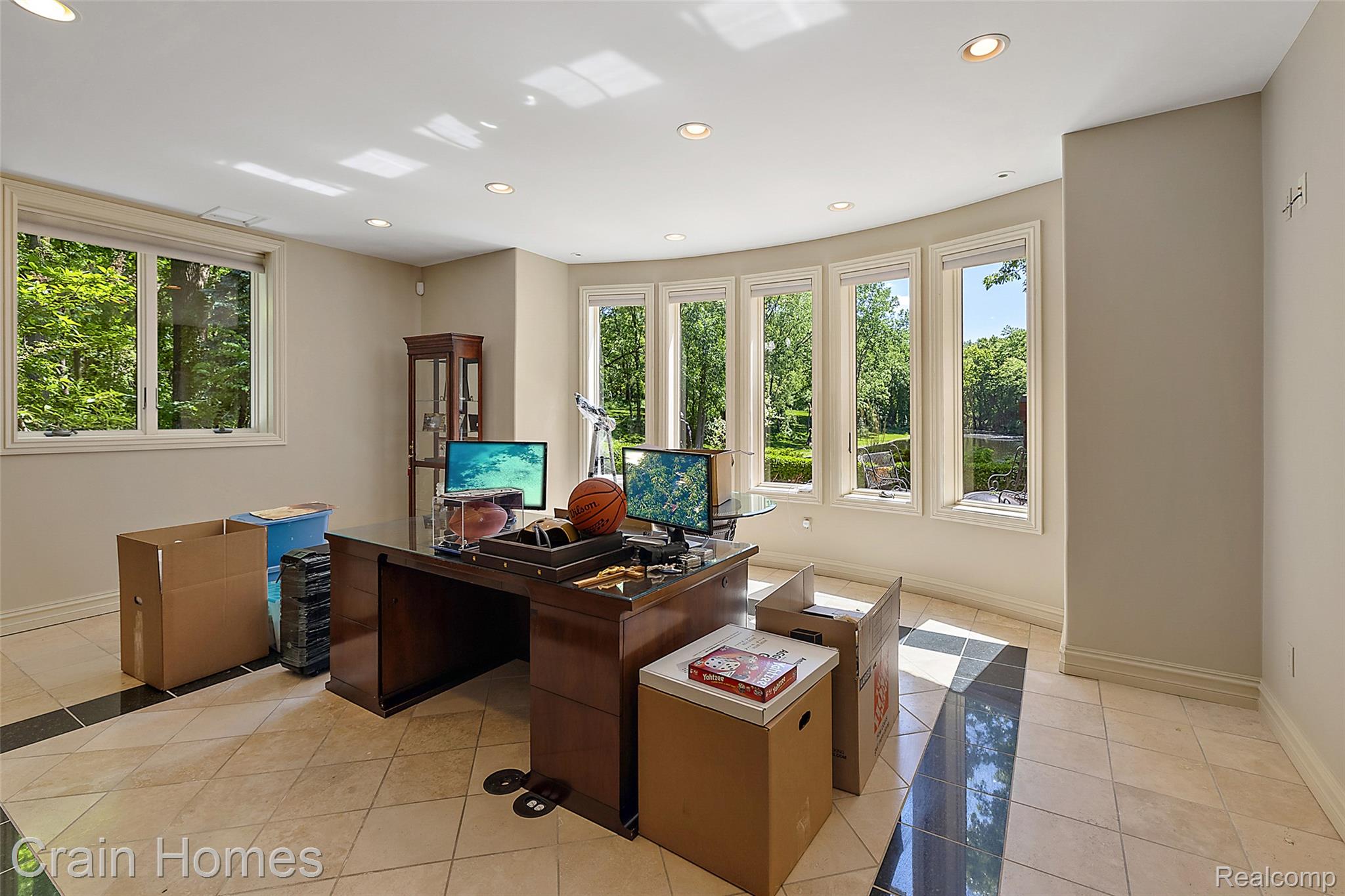255 CAMELOT WAY